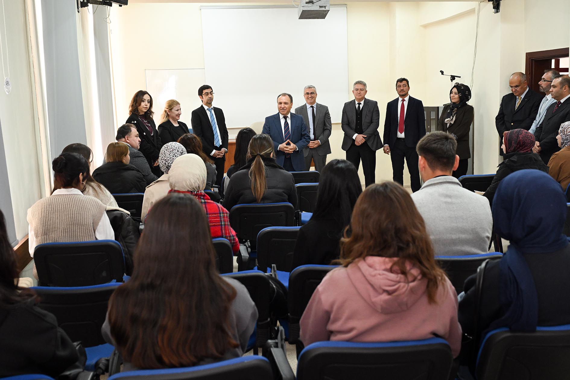 Rektör Karakaş, Bayat Ve Emi̇rdağ Myo’da İncelemelerde Bulundu (6)