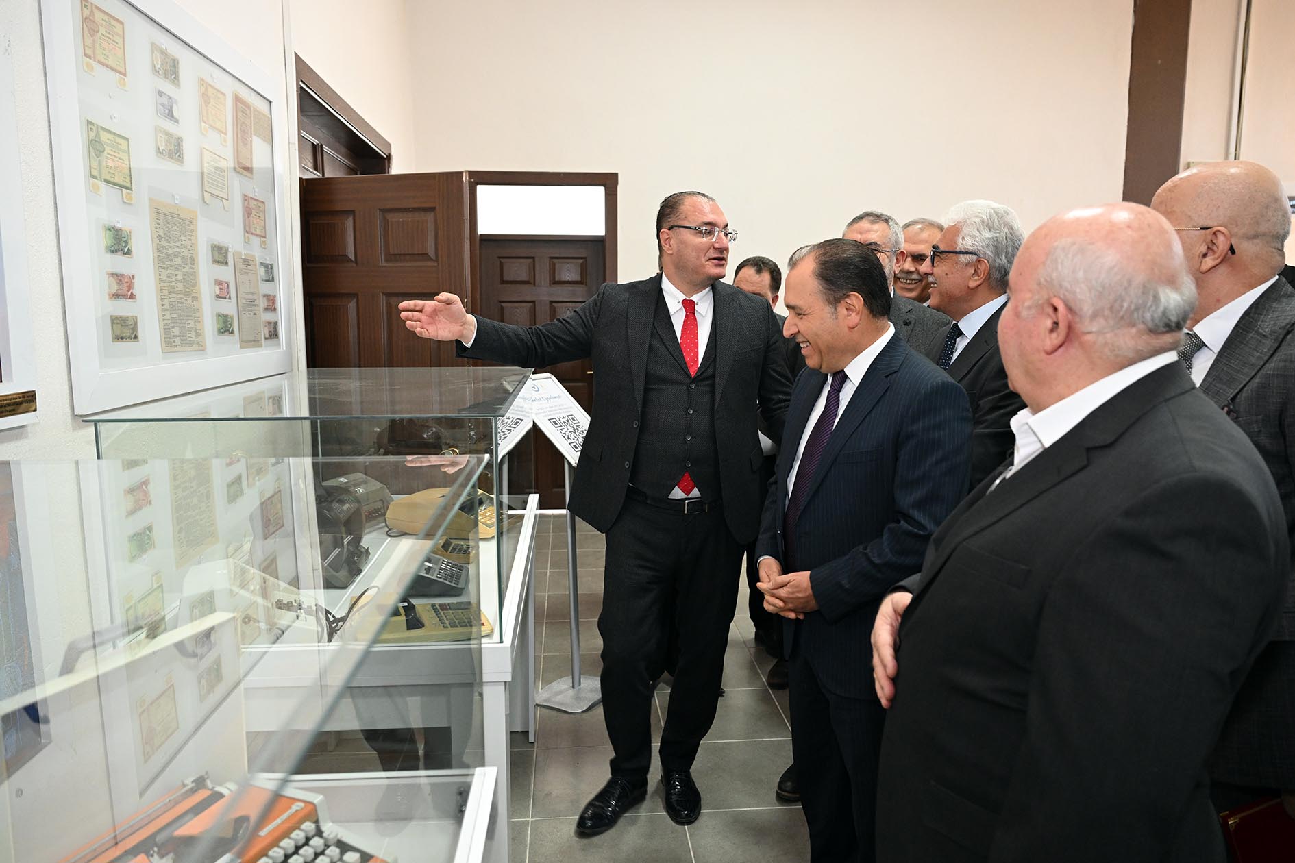 Rektör Karakaş Bolvadi̇n’de Akademi̇k Bi̇ri̇mler Ve İlçe Yöneti̇mi̇yle Yoğun Temas Trafi̇ği̇ (9)