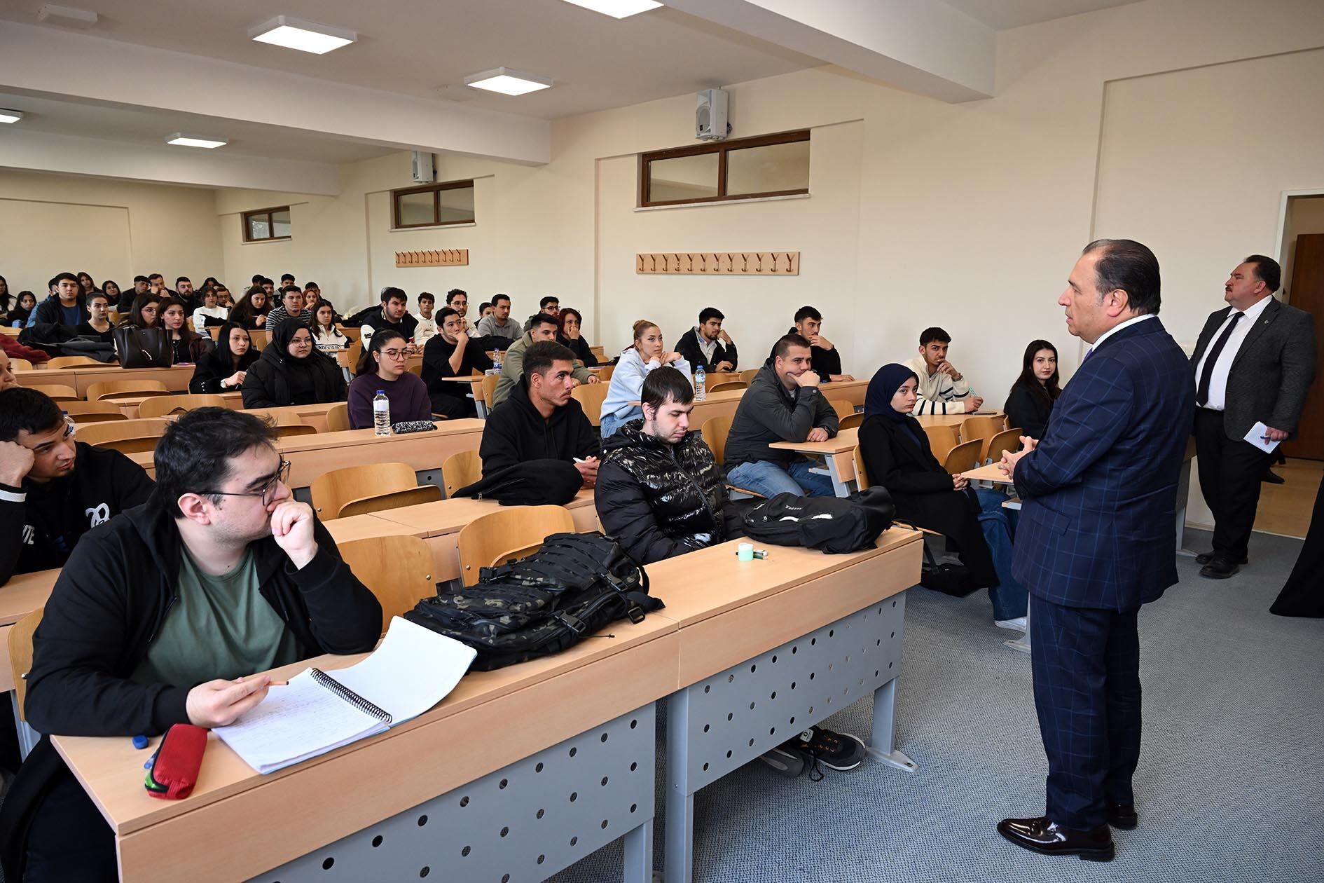 Rektör Karakaş’tan Şuhut Myo Ve İlçe Zi̇yaretleri̇ (5)