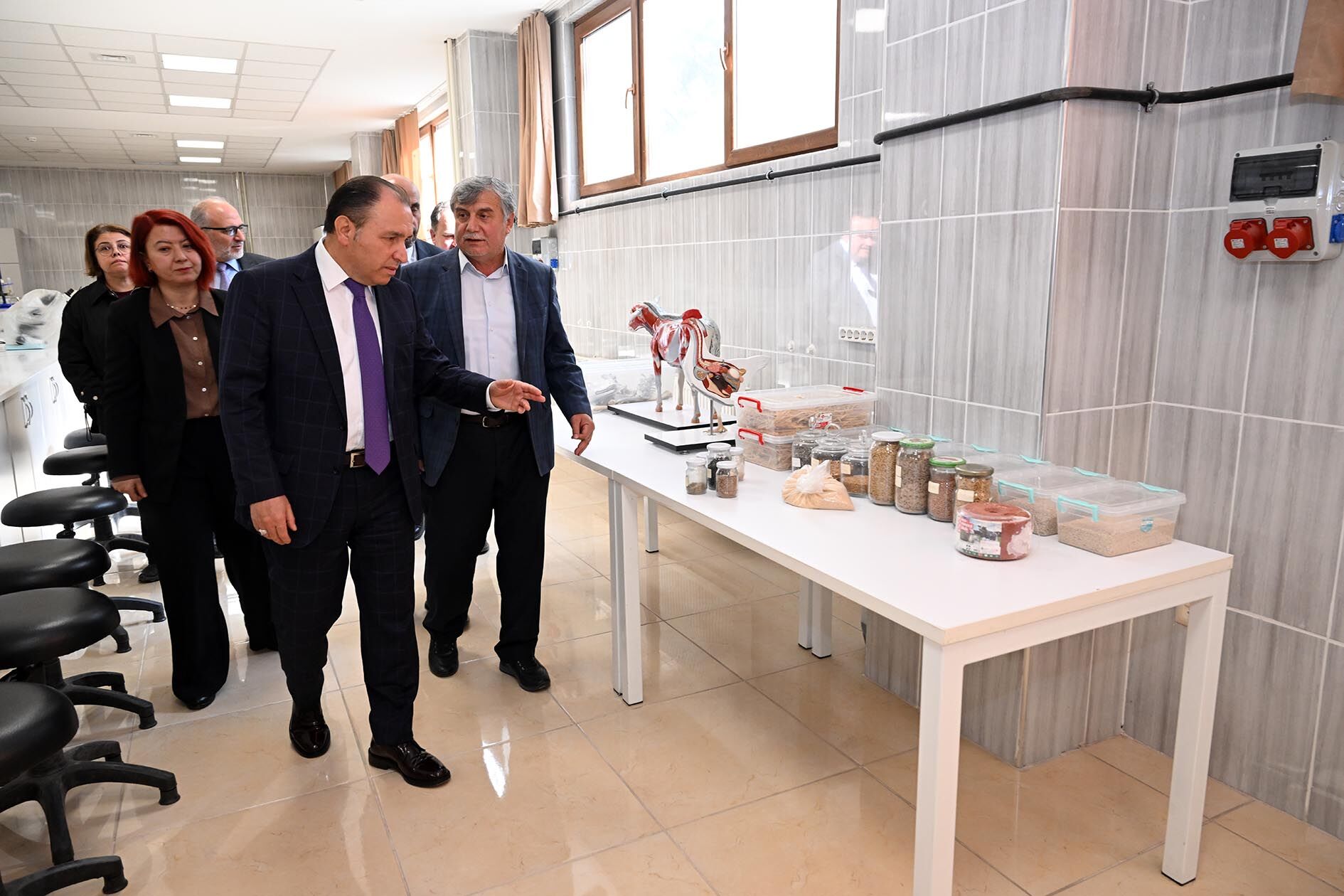 Rektör Karakaş’tan Şuhut Myo Ve İlçe Zi̇yaretleri̇ (6)