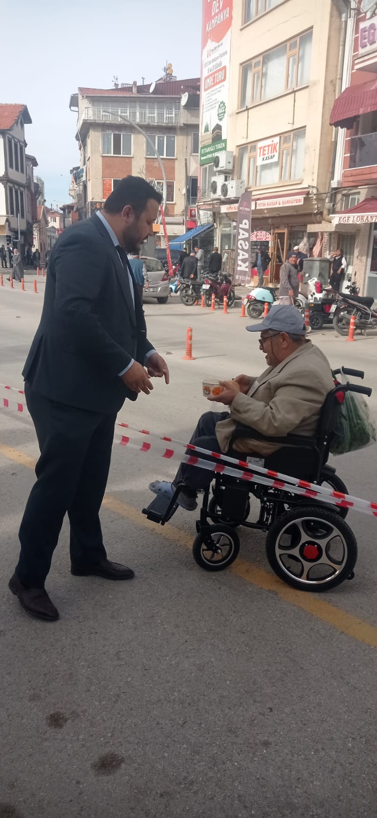 Sandikli’da İyi̇ Parti̇’den Anlamli Etki̇nli̇k Ekmeği̇mi̇zi̇ Paylaşiriz, Vatanimizi Asla 2