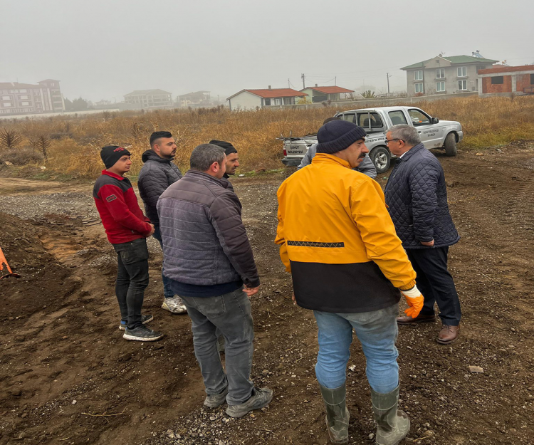 Şuhut’ta 2 Bi̇n Metreli̇k İçme Suyu Hatti Çalişmasi Sürüyor (4)