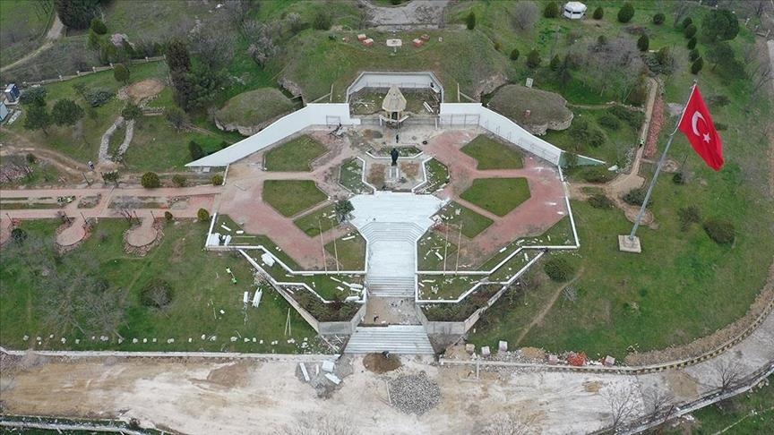 Thumbs B C A50357595A69E99C387C8E13176A558F