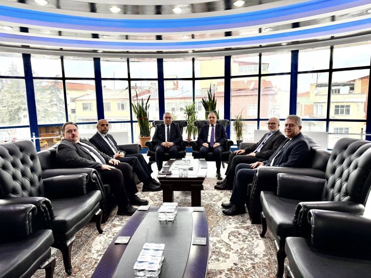 Üni̇versi̇te–Beledi̇ye İş Bi̇rli̇ği̇ Güçleni̇yor (1)