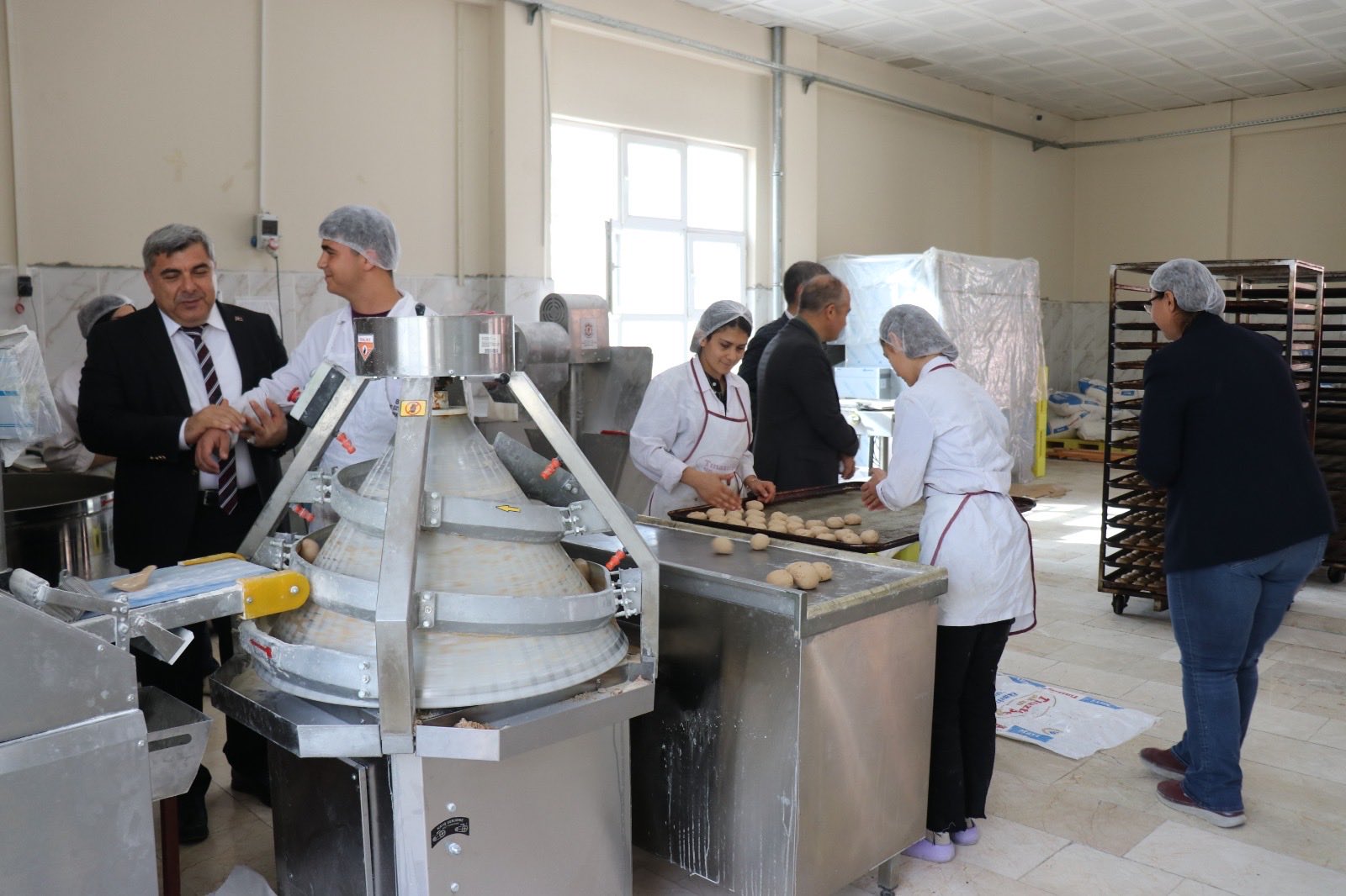 Yusuf Özer Mtal’de Tam Buğday Ekmeği̇ Üreti̇mi̇ Yeri̇nde İncelendi̇ (1)