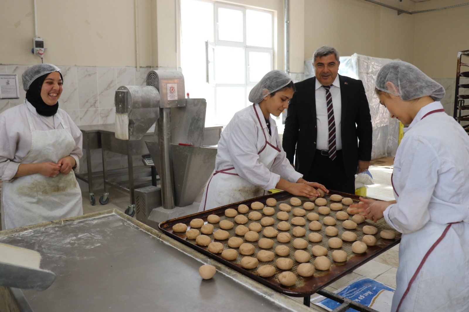 Yusuf Özer Mtal’de Tam Buğday Ekmeği̇ Üreti̇mi̇ Yeri̇nde İncelendi̇ (3)