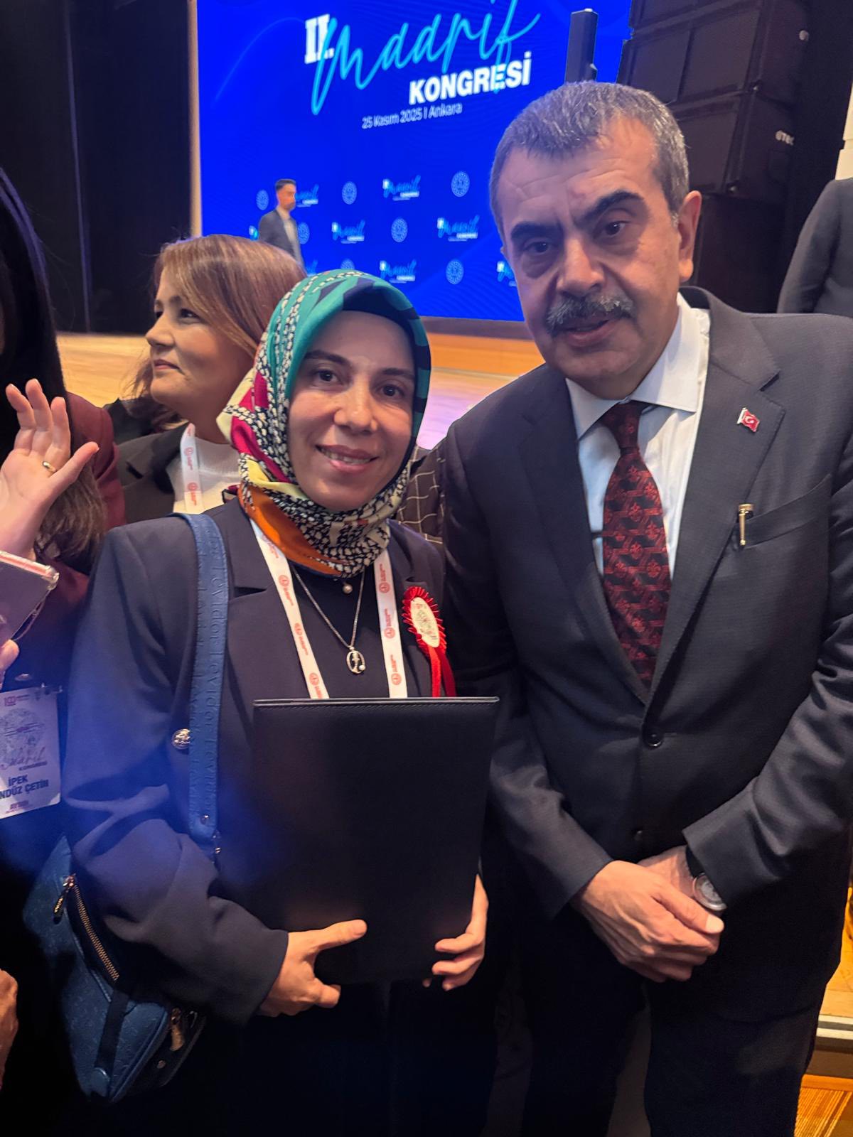 592902350 1607905706862501 2398761510051421696 N