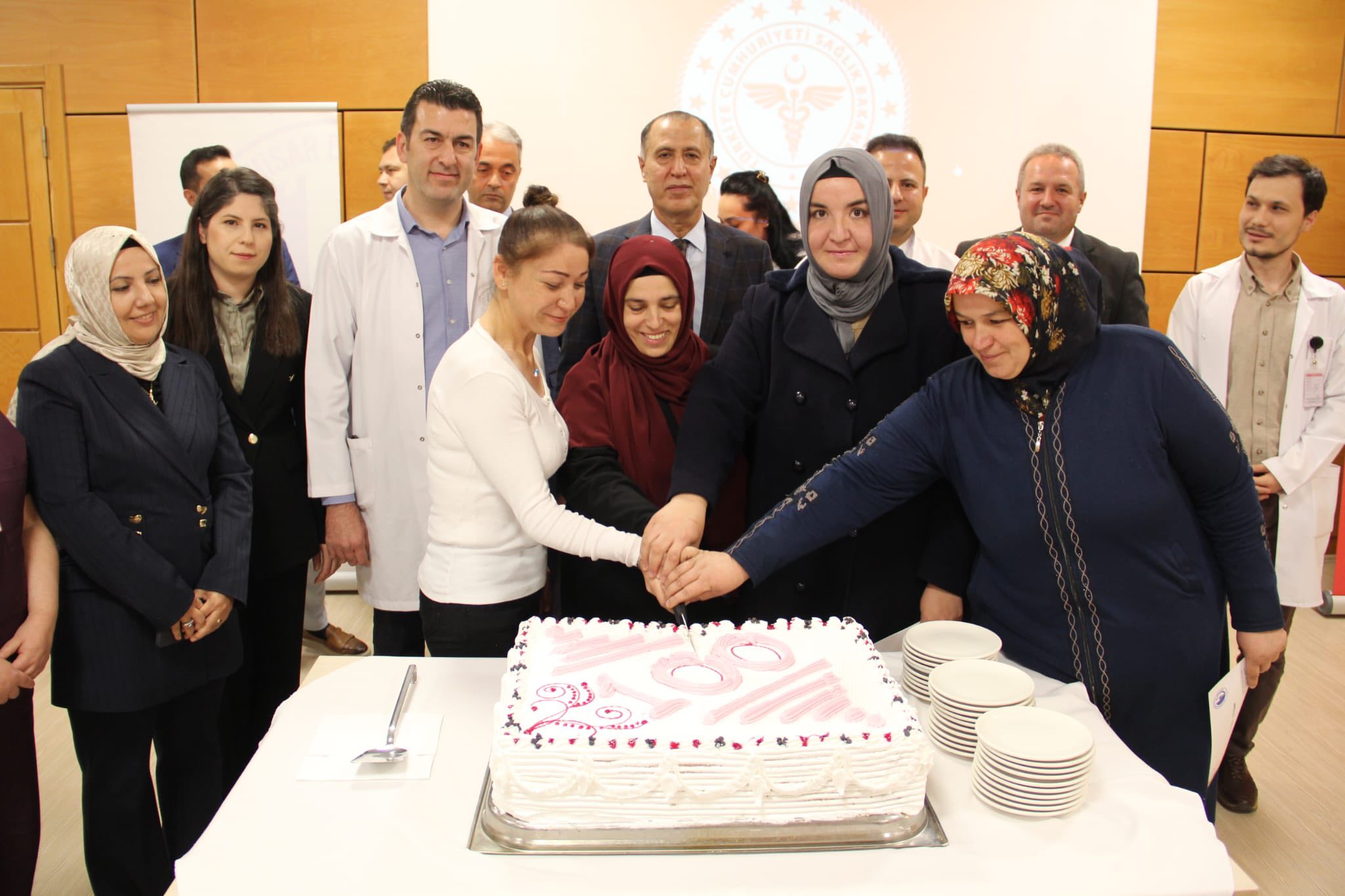 593522909 1293228422843366 1908764458304835643 N