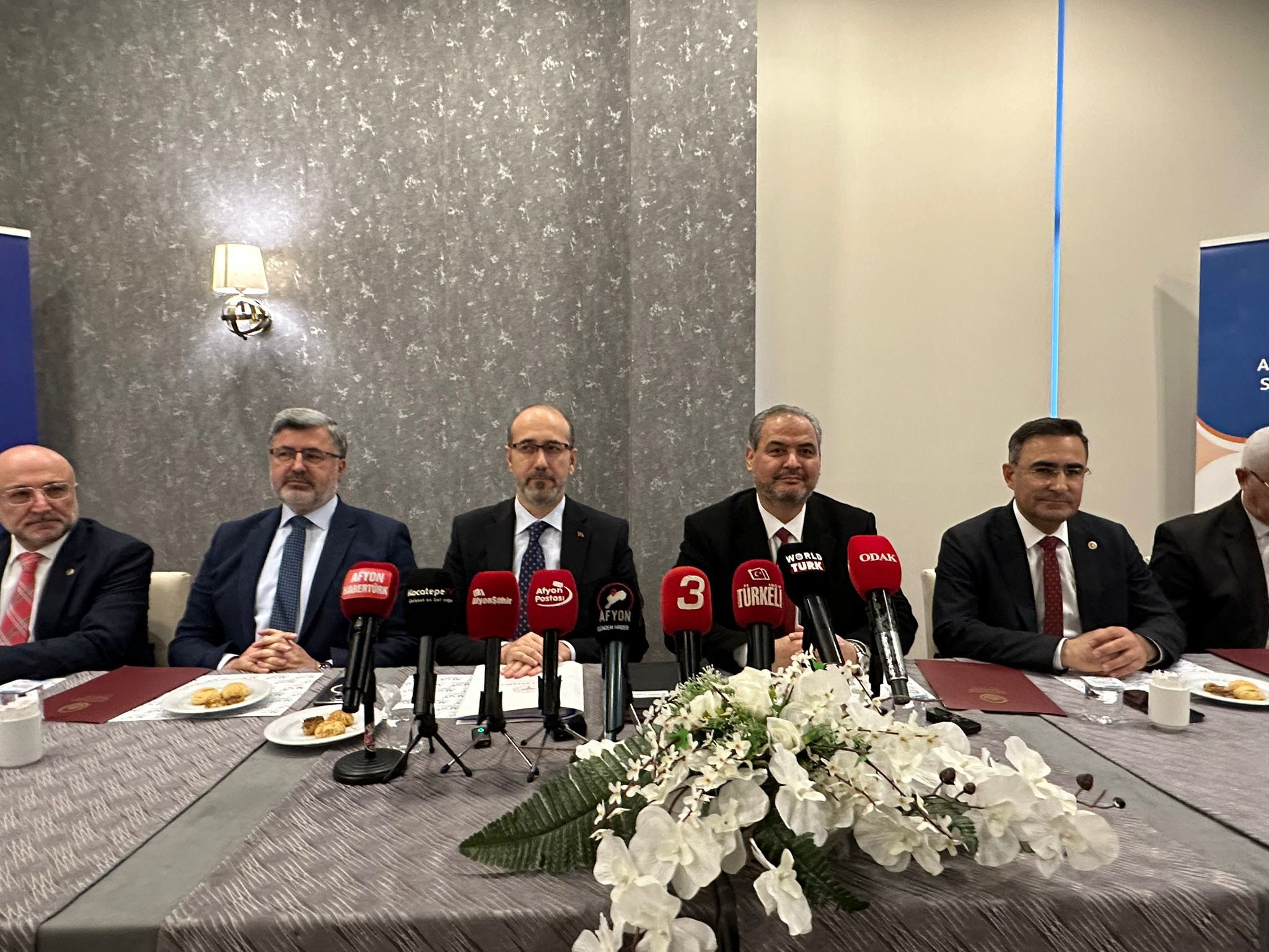 8B9F03D2 5B23 4405 9Fa3 C90792F51Aa7