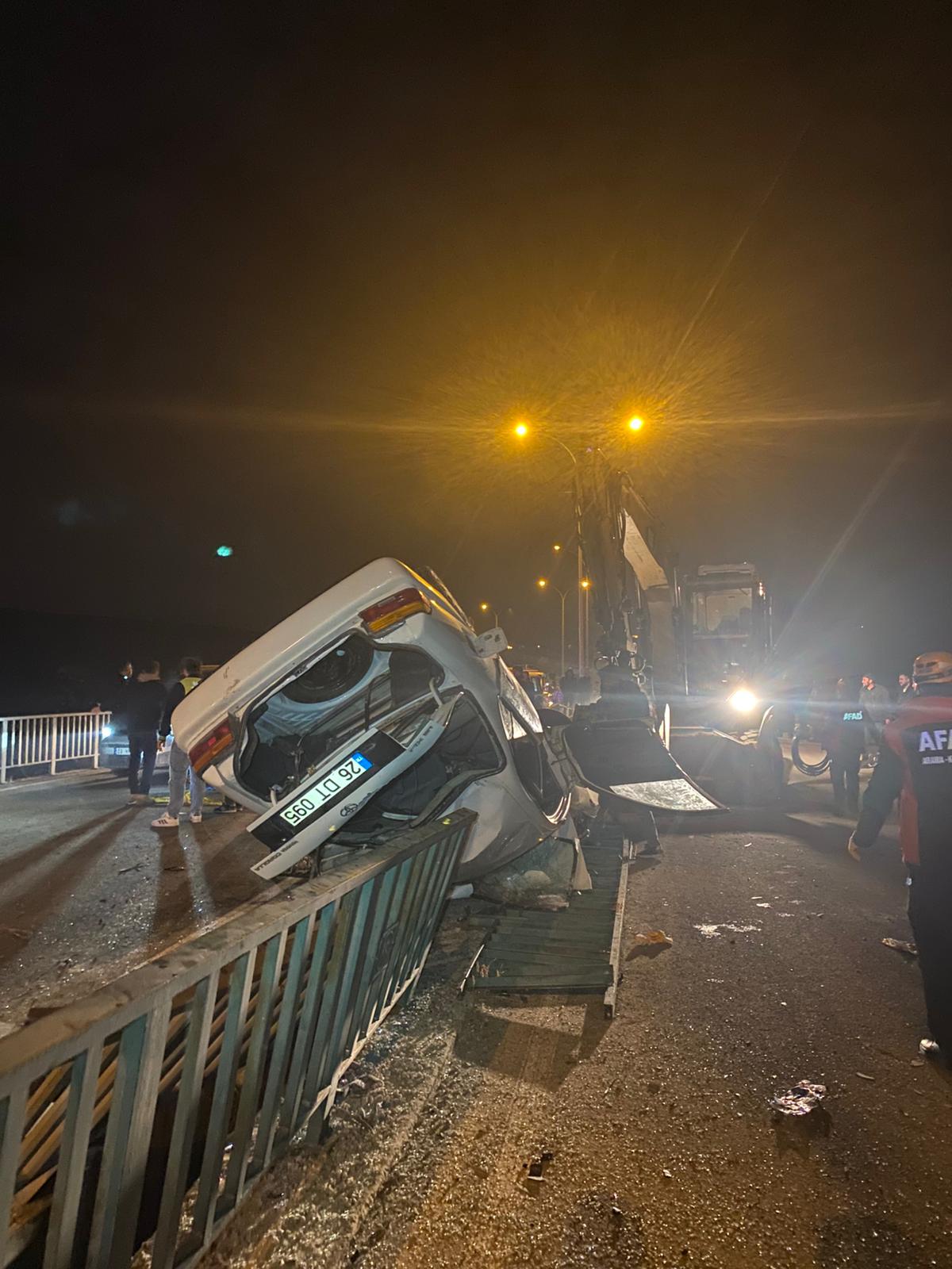 A A 20251203 39885301 39885298 A F Y O N K A R A H I S A R D A K O P R U D E M I R L E R I N E C A R P A N O T O M O B I L D E K I 1 K I S I O L D U 3 K I S I Y A R A L A N D I