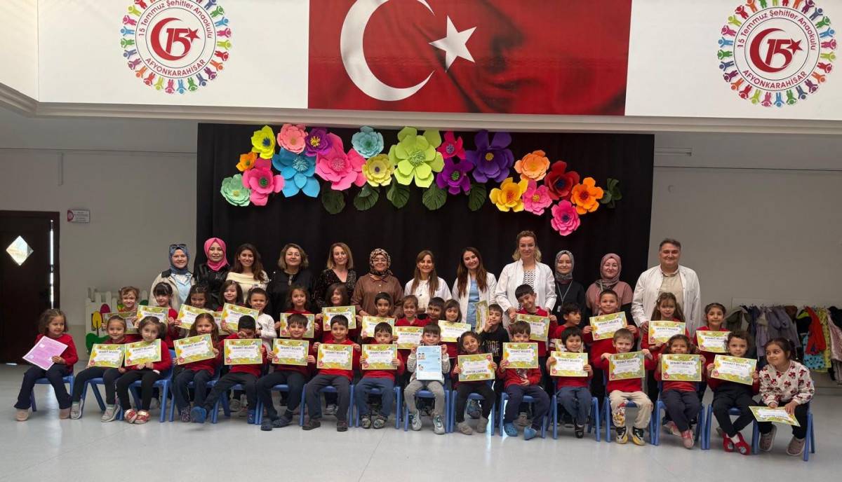 Afsü Eki̇bi̇ Anaokulu Öğrenci̇leri̇ne Sağlik Taramasi Gerçekleşti̇rdi̇ (1)