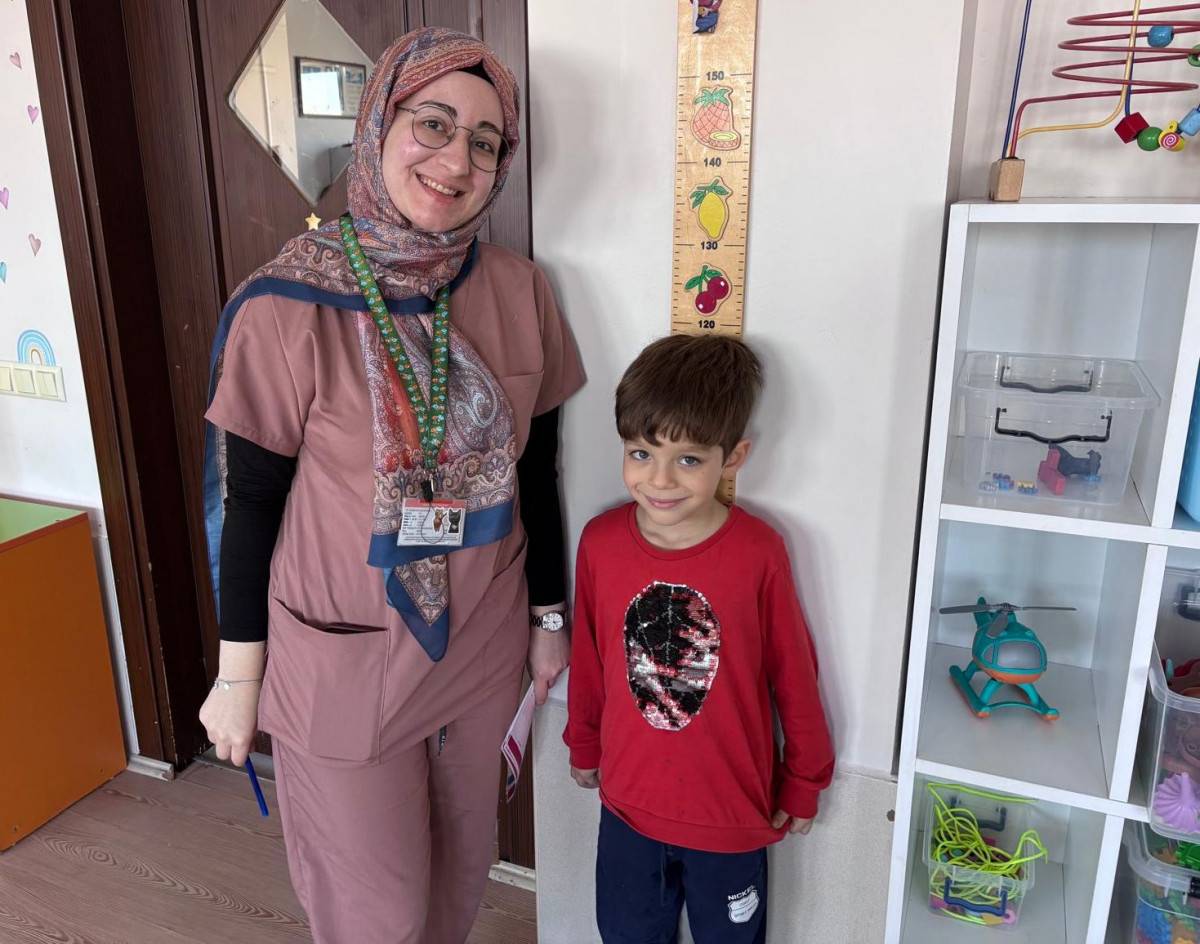 Afsü Eki̇bi̇ Anaokulu Öğrenci̇leri̇ne Sağlik Taramasi Gerçekleşti̇rdi̇ (4)