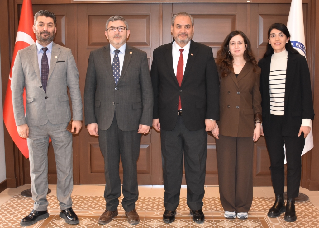 Afsü İle Bi̇leci̇k Şeyh Edebali̇ Üni̇versi̇tesi̇ Arasinda İş Bi̇rli̇ği̇ Protokolü (4)