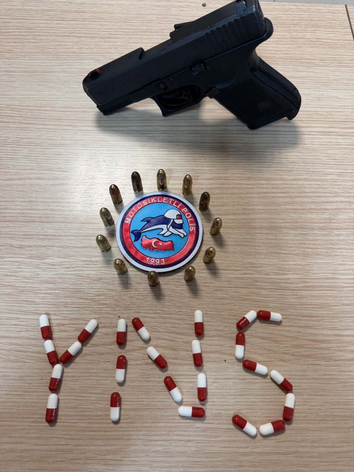 Afyon Emni̇yeti̇nden Kapsamli Uygulam 30 Şahis Gözaltinda 1