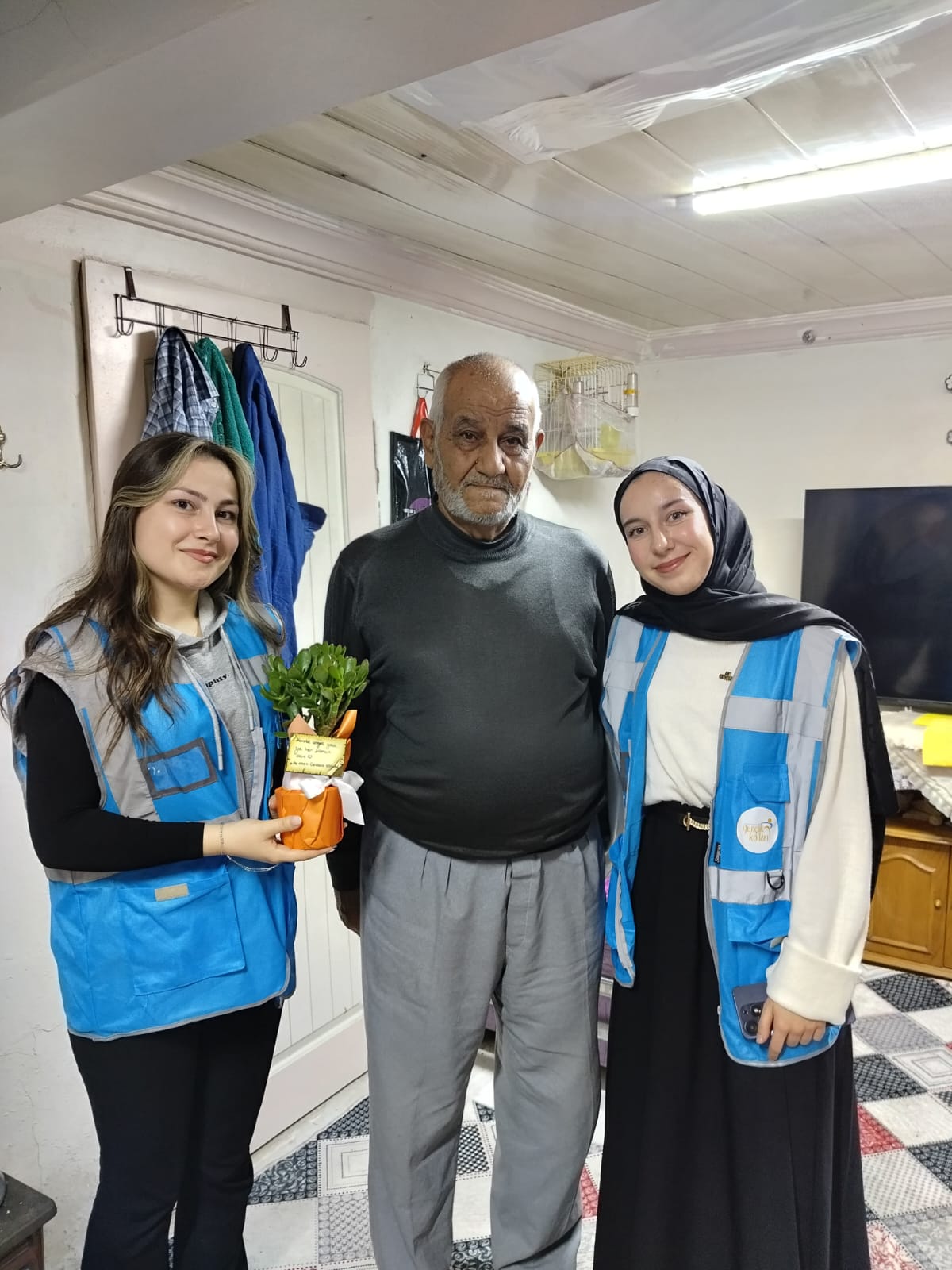 Ak Gençli̇k’ten Yüreklere Dokunan 3 Aralik Zi̇yaretleri̇ (3)