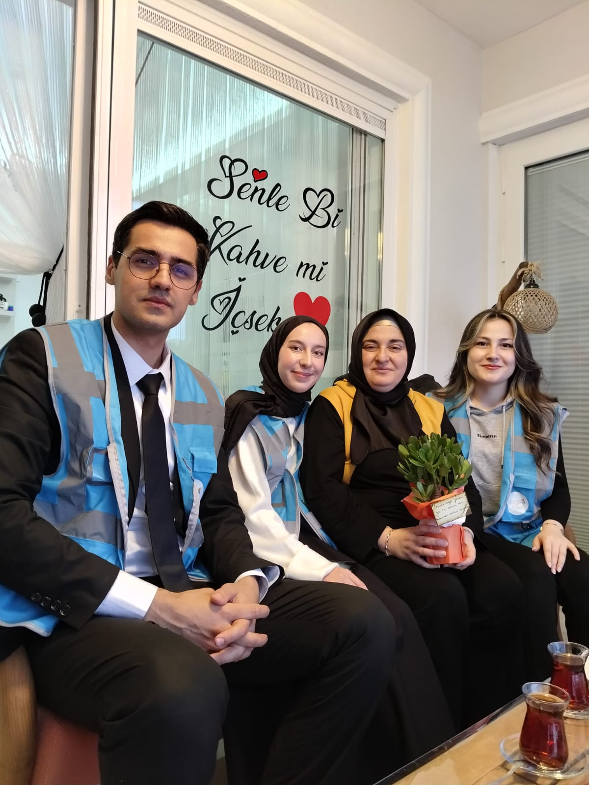 Ak Gençli̇k’ten Yüreklere Dokunan 3 Aralik Zi̇yaretleri̇ (5)