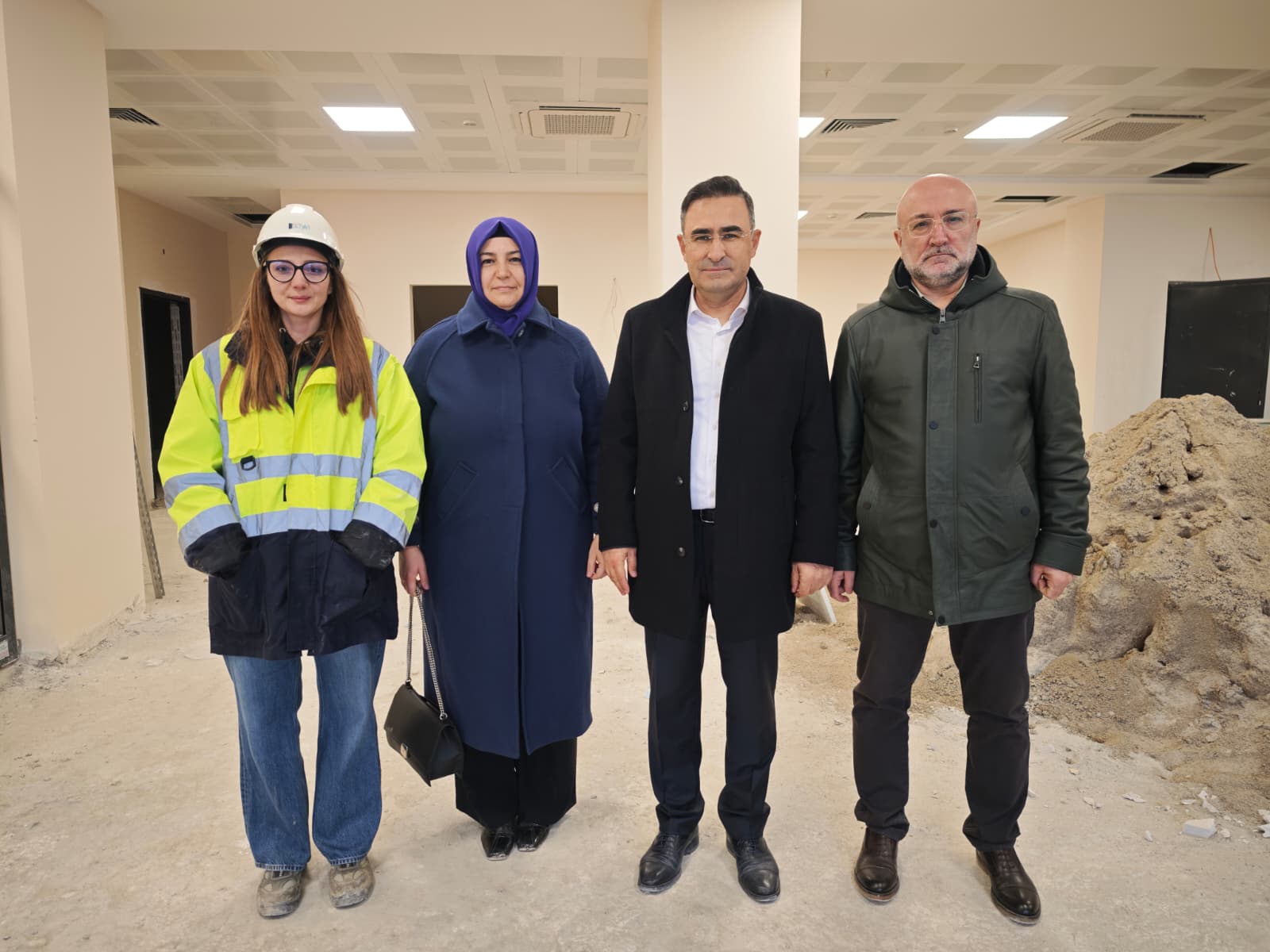 Ak Parti̇ Heyeti̇ Sağlik Projesi̇ni̇ Taki̇pte “Planlanan Takvi̇m İşli̇yor” (3)