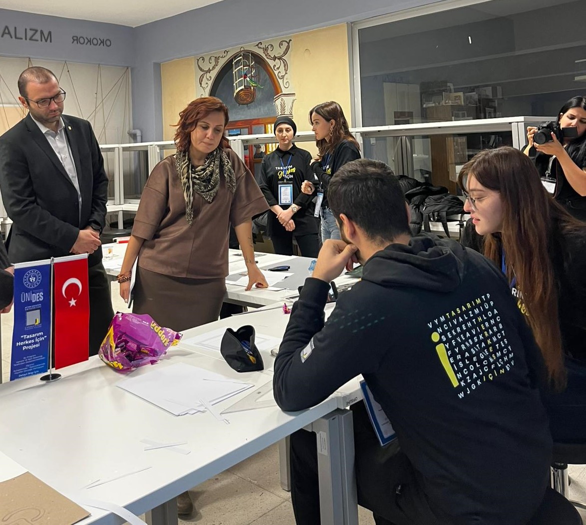 Akü’de “Tasarim Herkes İçi̇n” Söyleşi̇ Ve Çaliştayi Düzenlendi̇ (7)