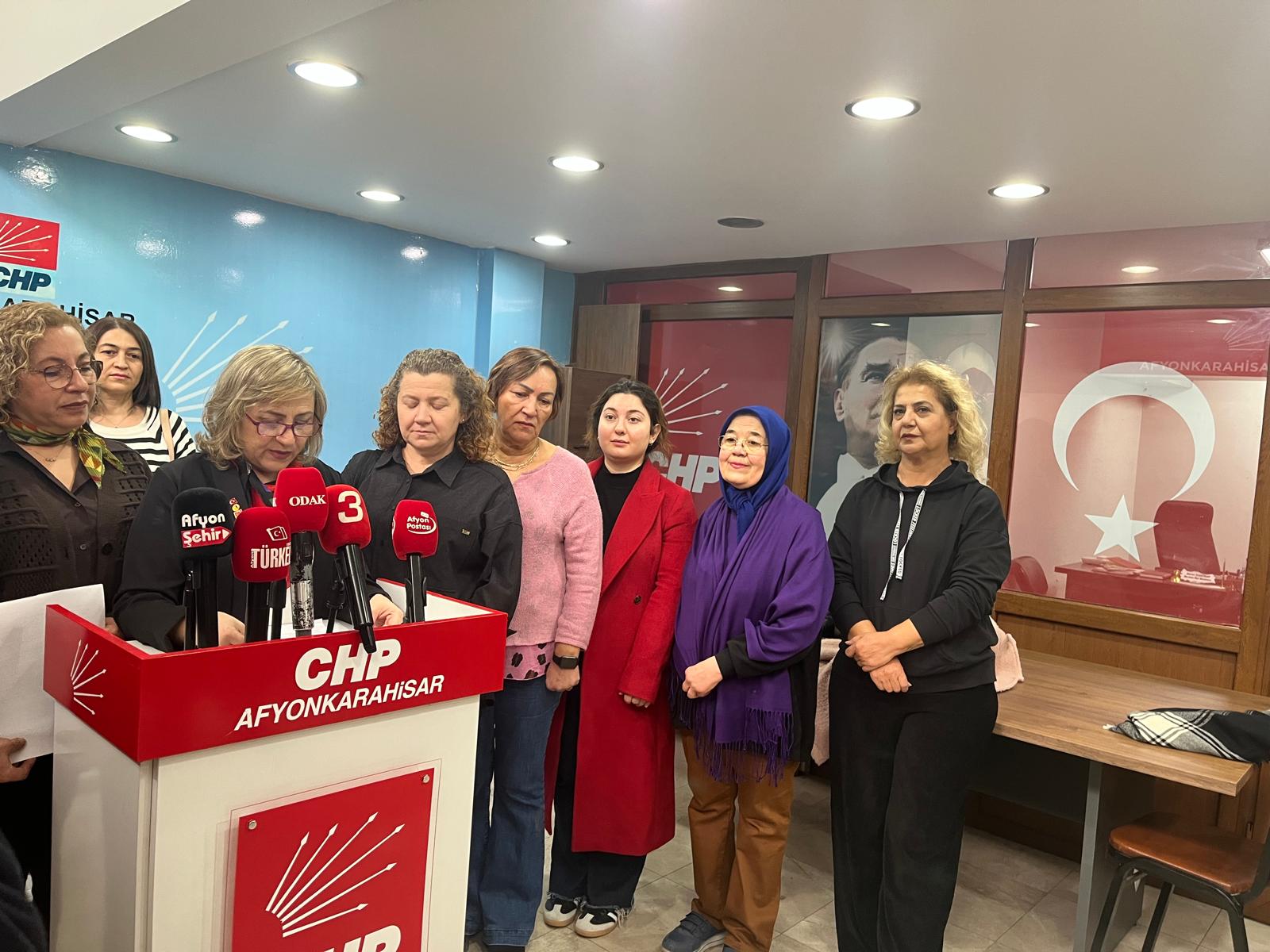 Başkan Aksu “Kadinlarin Seçme Ve Seçi̇lme Hakki Demokrasi̇’ni̇n Temeli̇di̇r” (1)