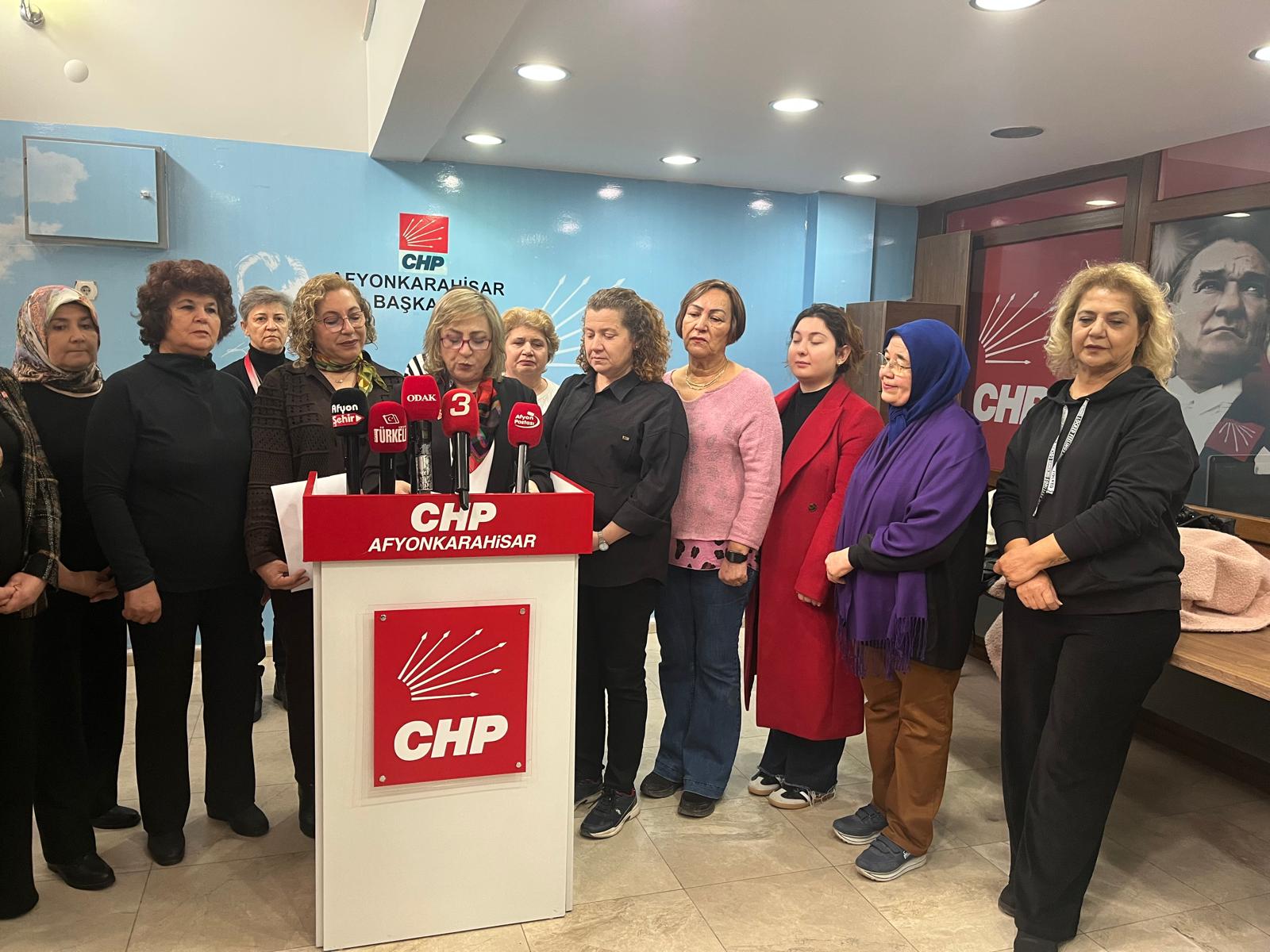 Başkan Aksu “Kadinlarin Seçme Ve Seçi̇lme Hakki Demokrasi̇’ni̇n Temeli̇di̇r” (2)