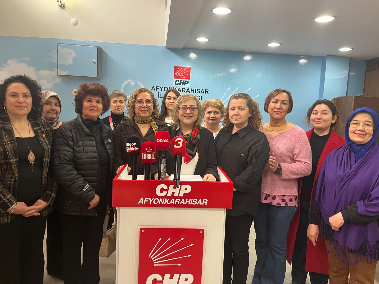 Başkan Aksu “Kadinlarin Seçme Ve Seçi̇lme Hakki Demokrasi̇’ni̇n Temeli̇di̇r” (3)