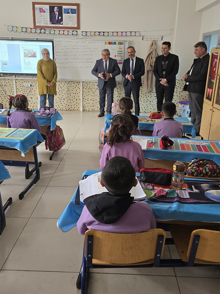 Başkan Özaşkin’dan Ortapinar İlkokulu’na Destek Zi̇yareti̇ (1)