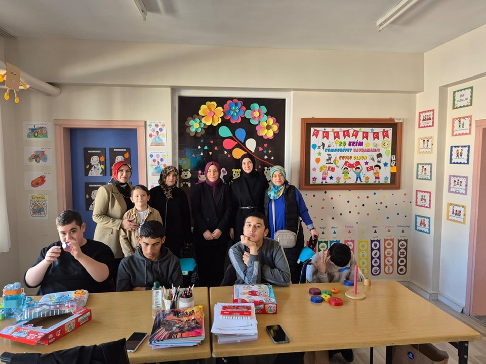 Bolvadi̇n’de Dayanişma Örneği̇ 3