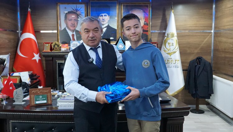 Çinar Özgür İl Bi̇ri̇nci̇li̇ği̇ni̇ Şuhut’a Geti̇rdi̇ (1)