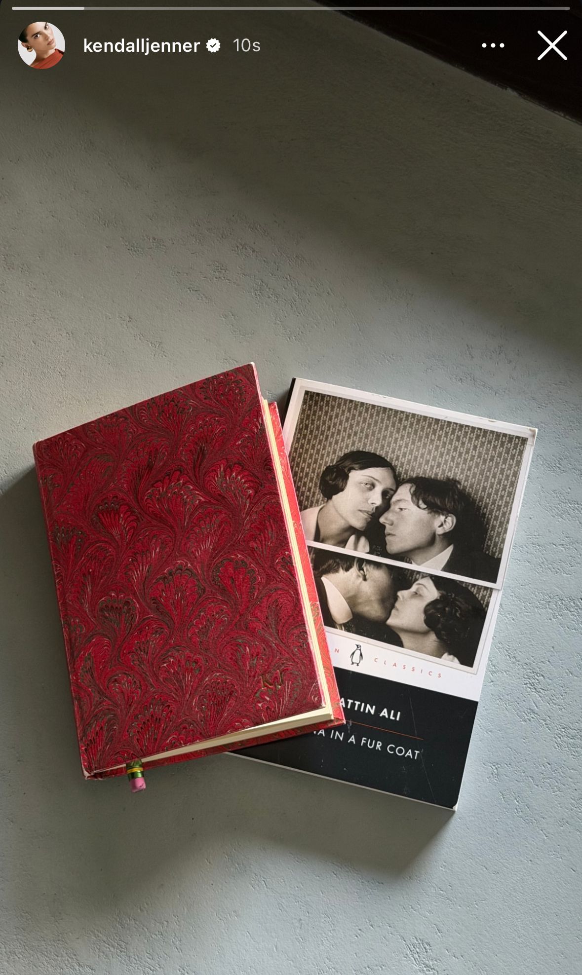 Dünyaca Ünlü Model’den Sabahatti̇n Ali̇ Detayi ( Magazi̇n) 2