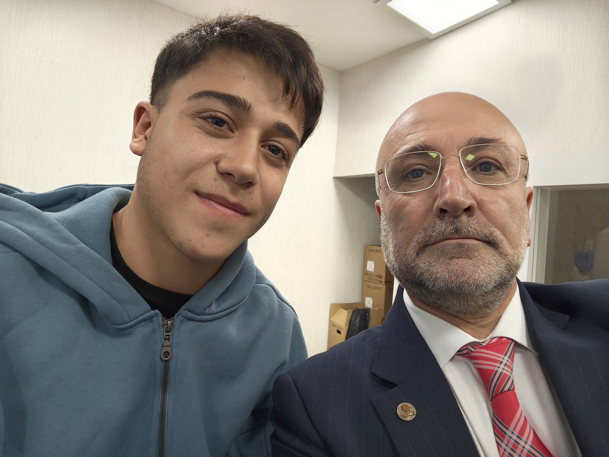 “Gerçek Kahramanlar Peleri̇n Takmiyor” (1)