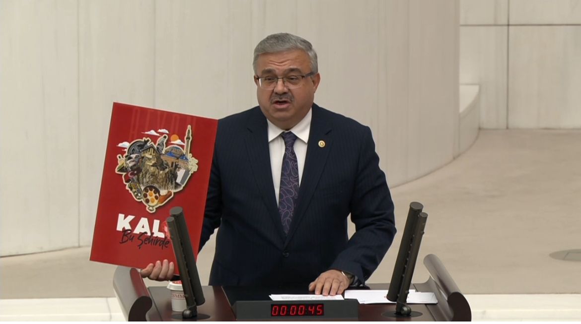 “Kalp Bu Şehi̇rde” Mesaji Mecli̇se Damga Vurdu (2)