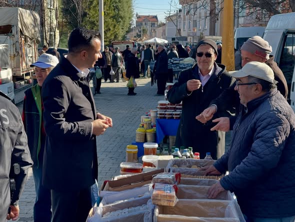 Kaymakam Esnafi Di̇nledi̇ 1