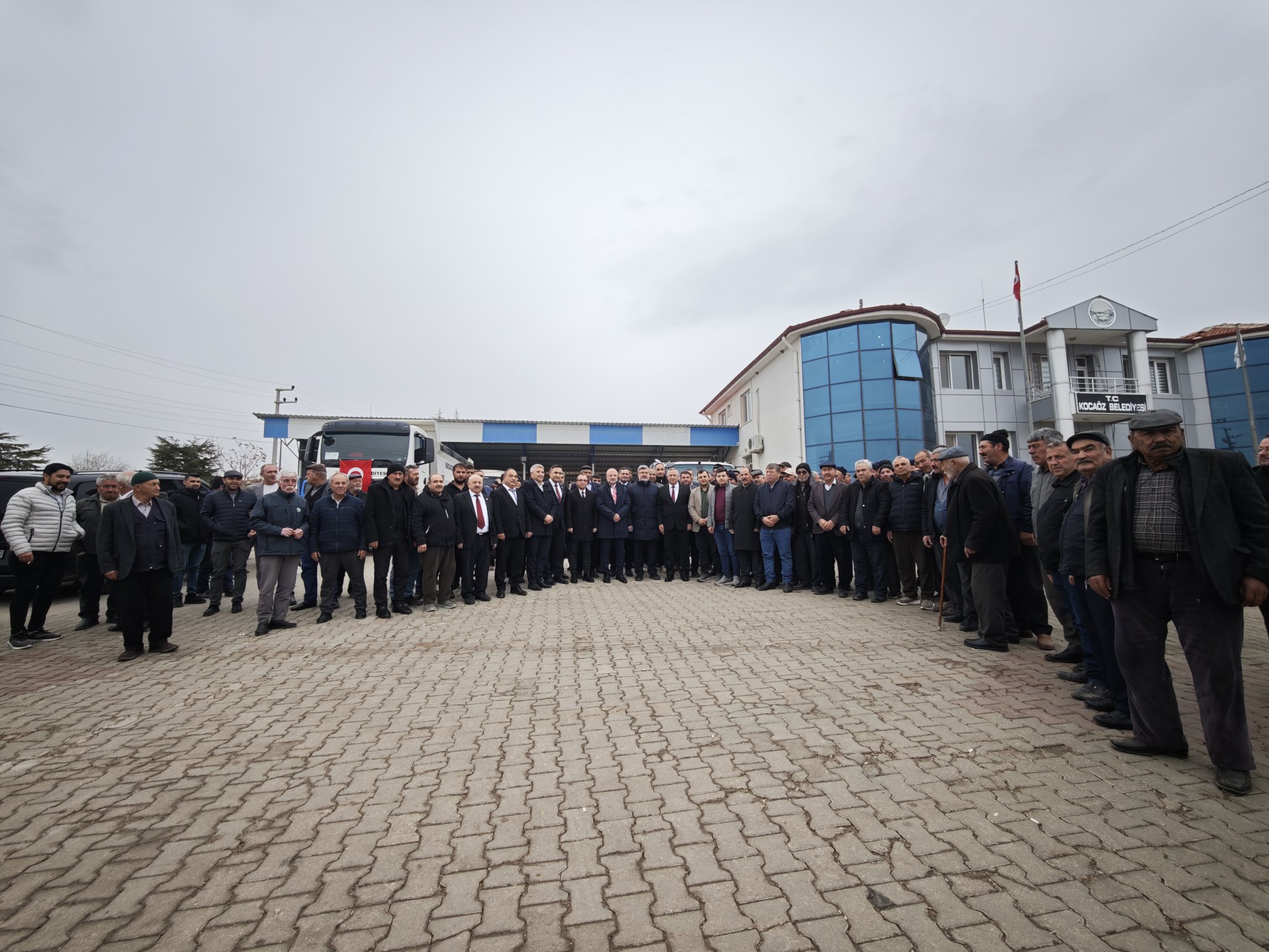 Kocaöz’e Hi̇zmet Yağmuru Ak Parti̇ Heyeti̇ Yatirimlari Sahada Değerlendi̇rdi̇ (10)