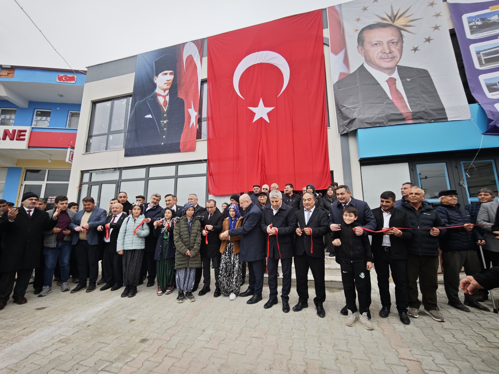 Kocaöz’e Hi̇zmet Yağmuru Ak Parti̇ Heyeti̇ Yatirimlari Sahada Değerlendi̇rdi̇ (11)
