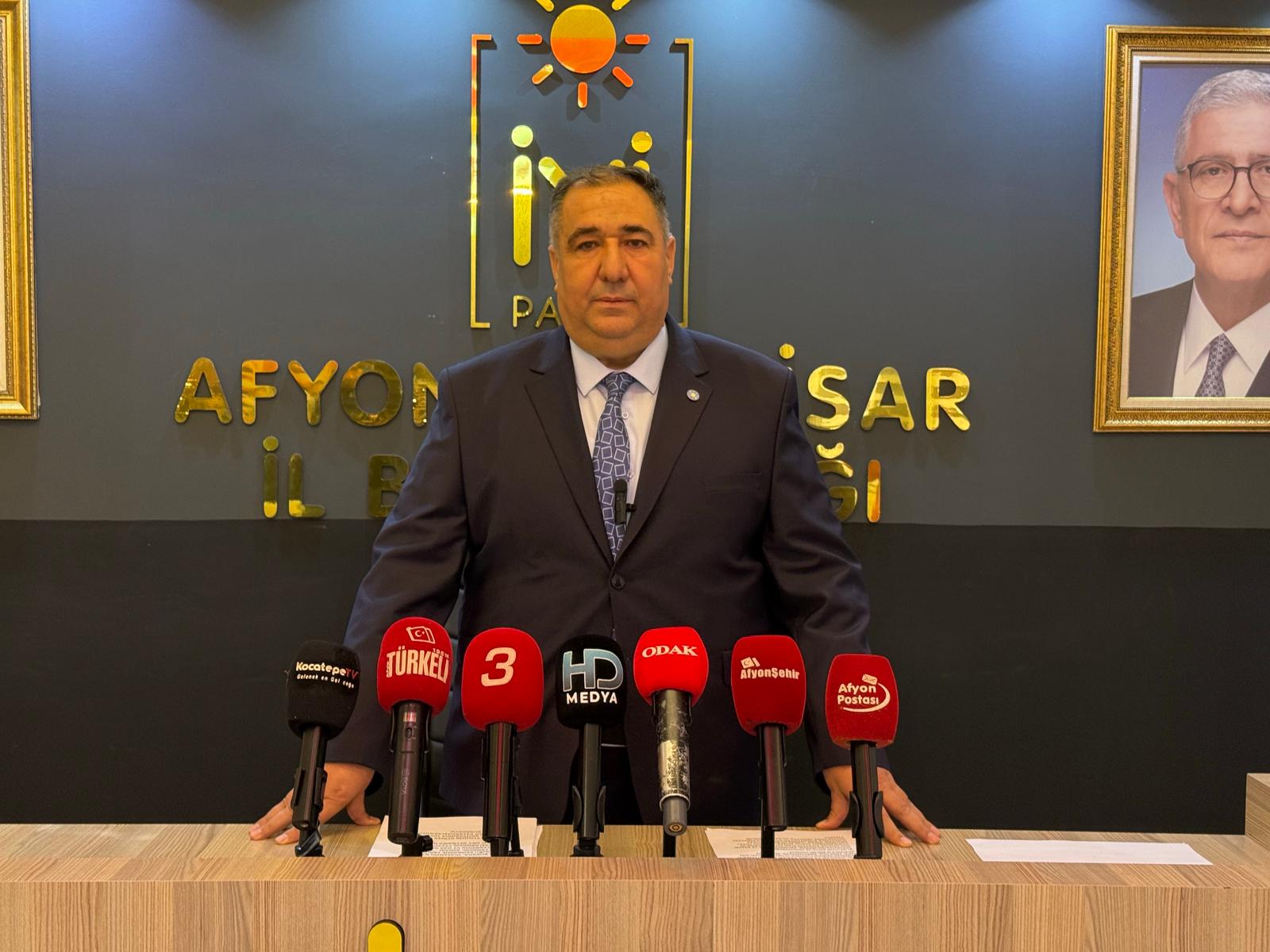 Muhammet Misirlioğlu Regai̇p Kandi̇li̇ Hanelere Huzur Geti̇rsi̇n