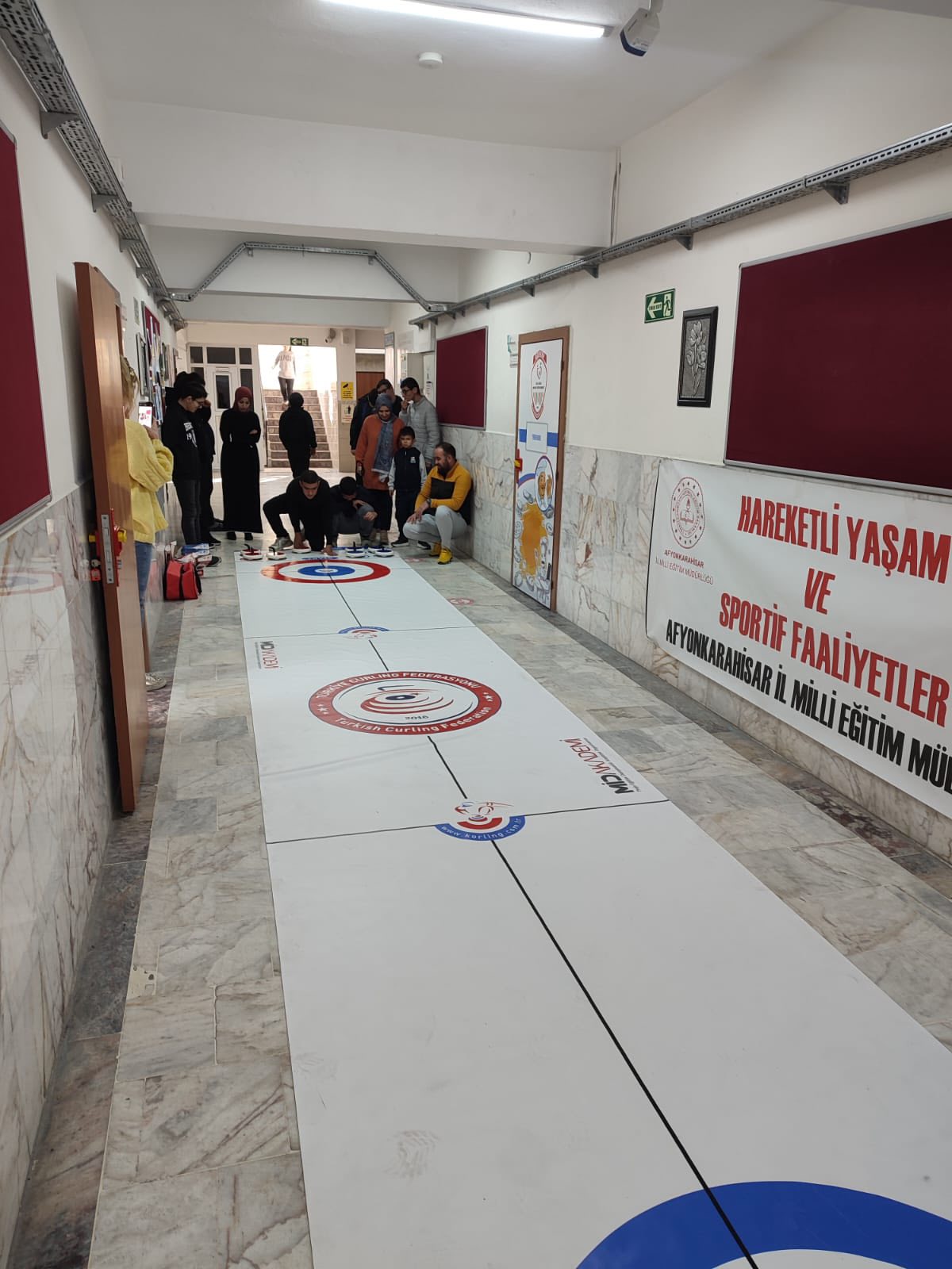 Özel Öğrenci̇ler Floor Curli̇ng Etki̇nli̇ği̇nde Buluştu (2)