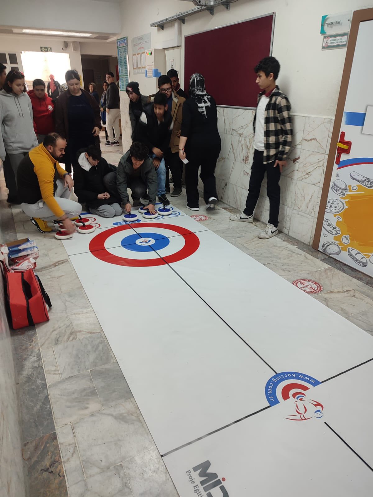 Özel Öğrenci̇ler Floor Curli̇ng Etki̇nli̇ği̇nde Buluştu (3)