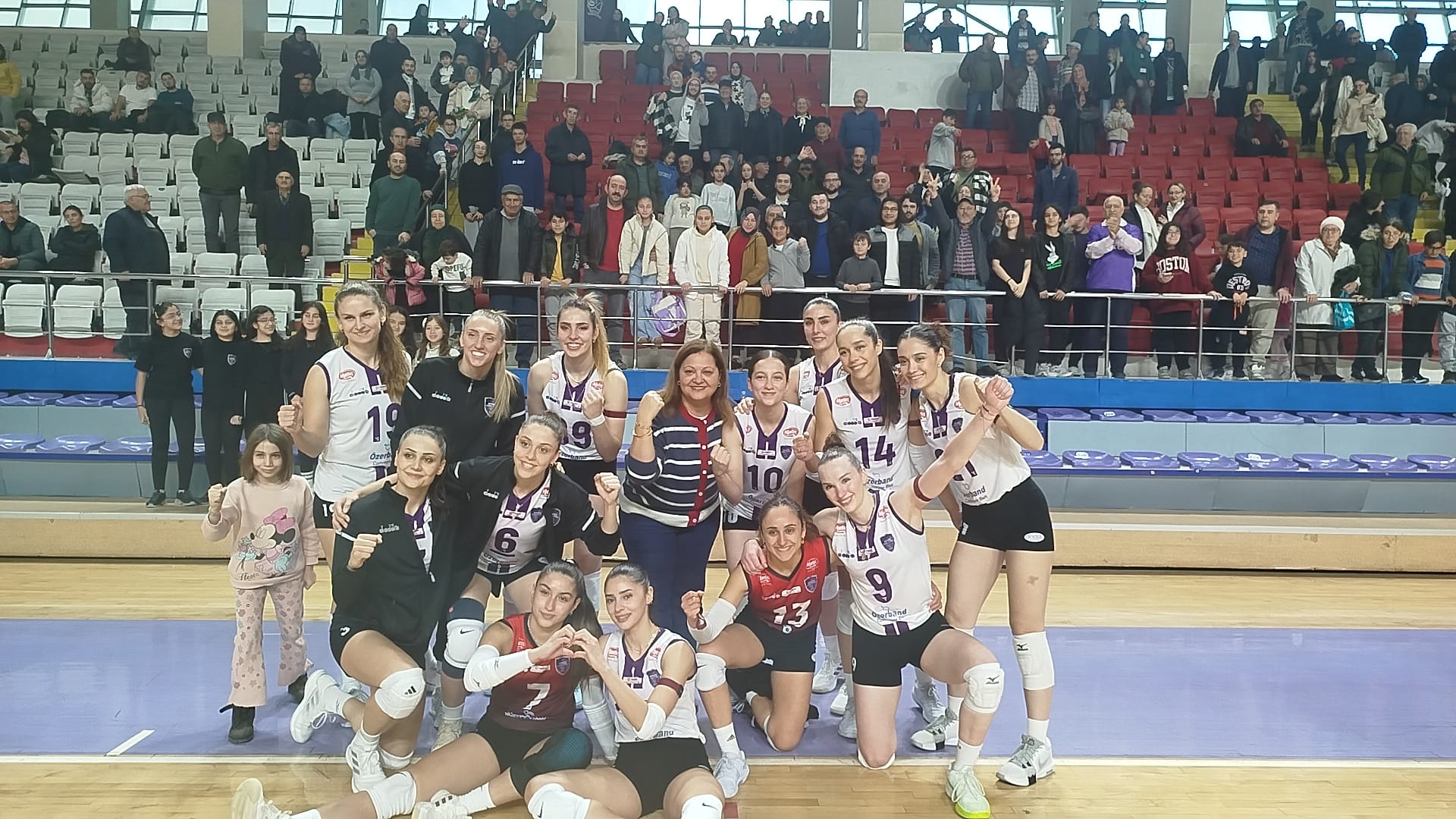 Sahada Mücadele, Tribünde Coşku Afyon’un Sultanları Evinde Şahlandı 2