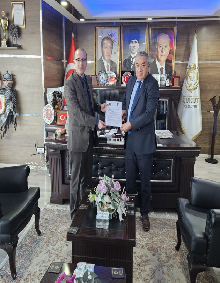 Şuhut’ta Beledi̇ye Ve Emni̇yetten Örnek Ağaçlandirma İş Bi̇rli̇ği̇ (3)