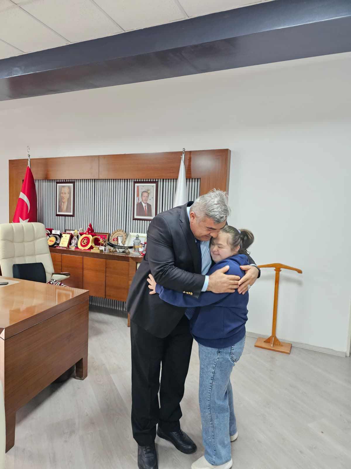 Vefa Özel Eği̇ti̇m Merkezi̇’nden Müdür Sünnetci̇’ye Gönülden Zi̇yaret (3)