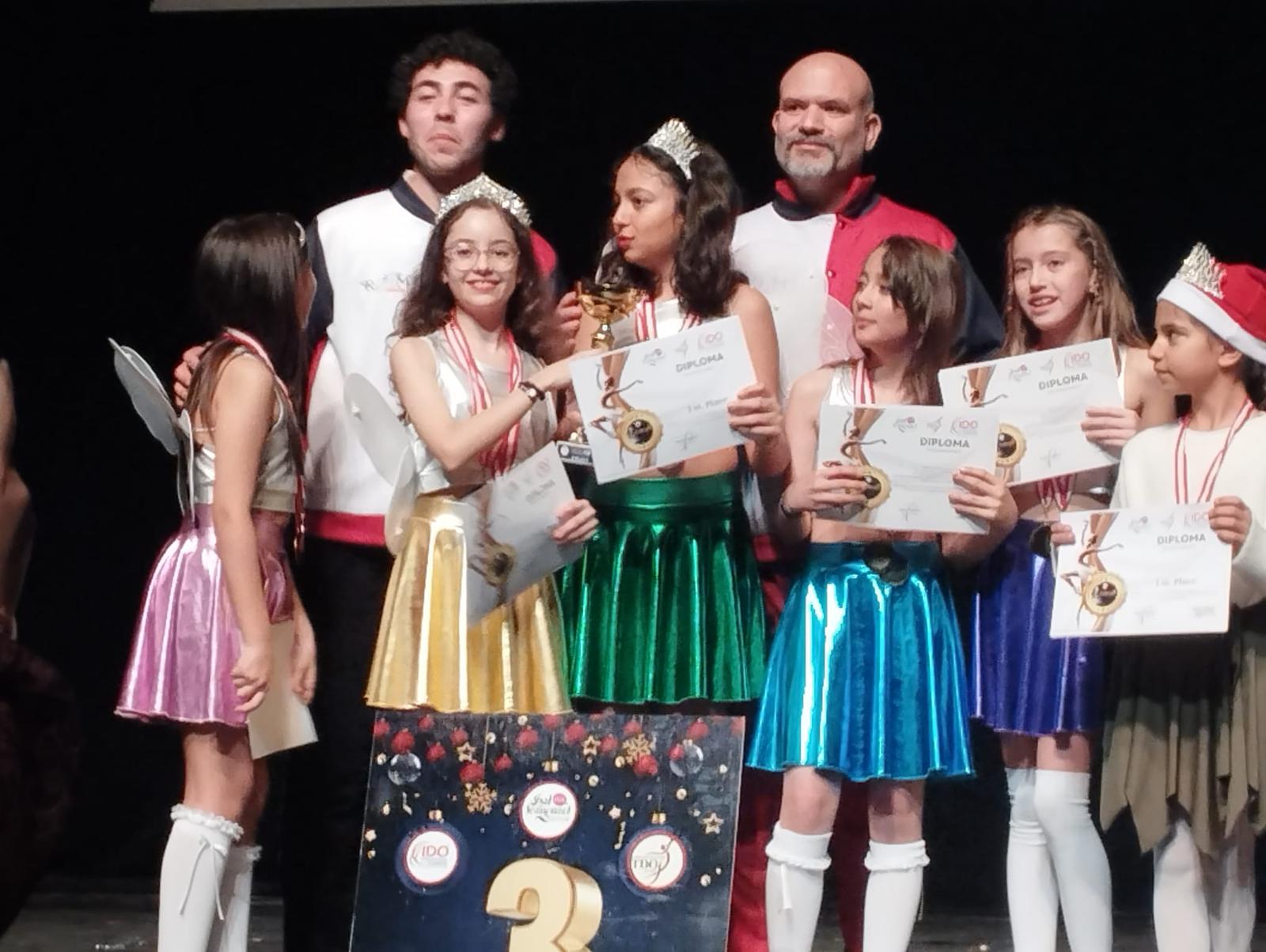 Afyonkarahi̇sar Dansla Zi̇rvede Bursa’dan Madalyalarla Döndüler3