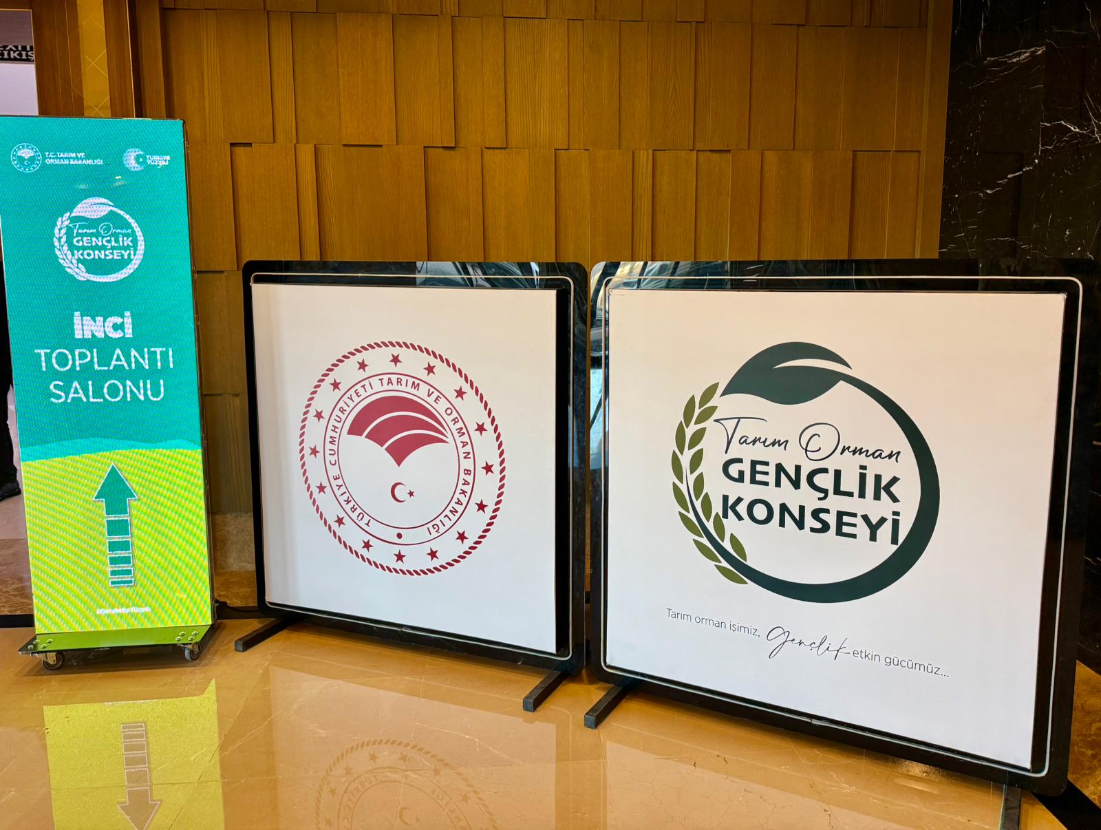 B61Afa99 Bb4A 4Ab4 Bc94 83E7F79D8593