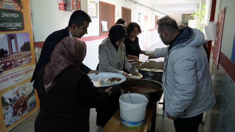 Başkan Özaşkin Karne Töreni̇nde Öğrenci̇lere Hangi̇ Mesajlari Verdi̇ 2