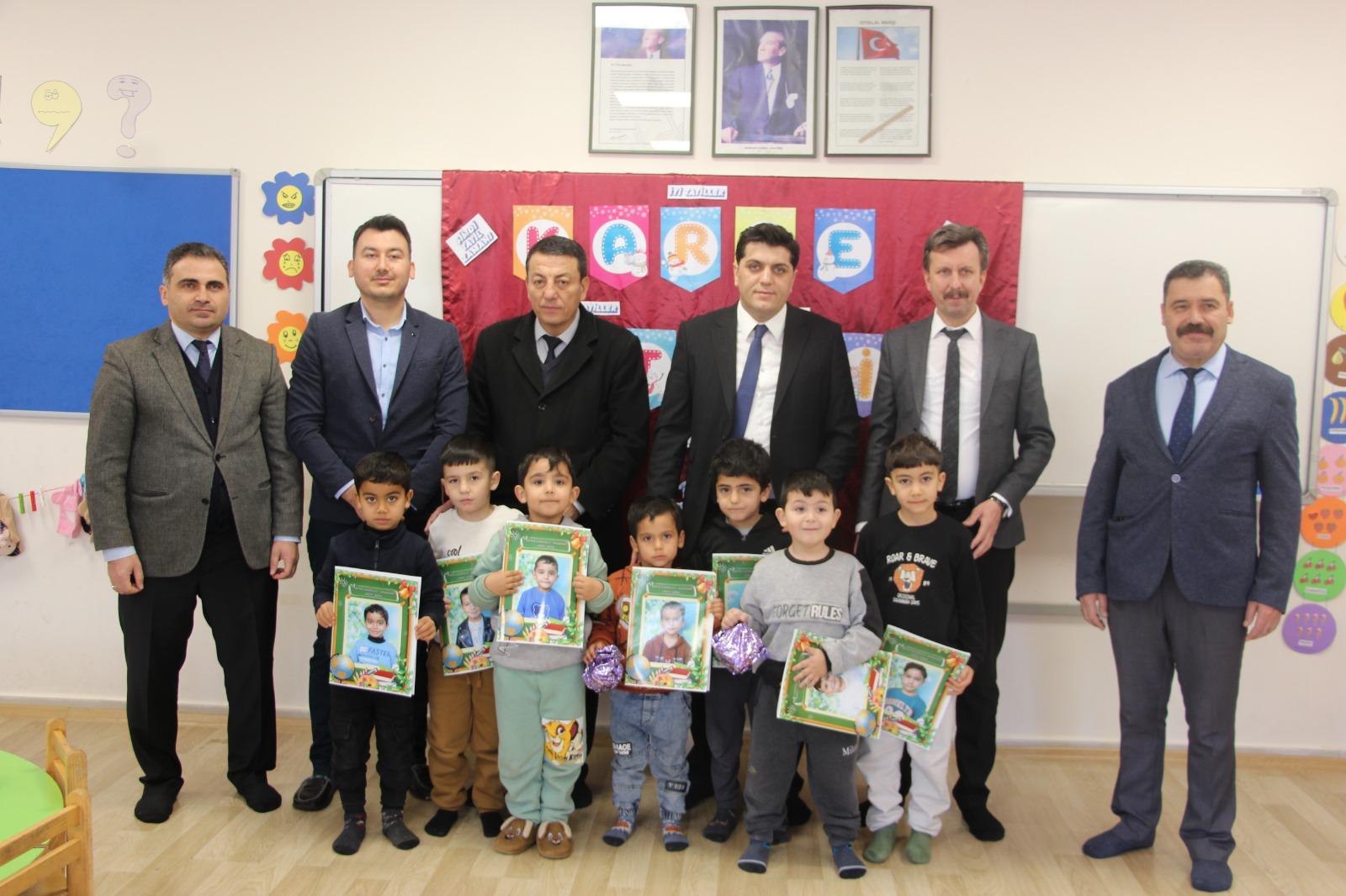 Başmakçi’da Karne Dağitimi Öğrenci̇lerle Yakin İlgi̇ (4)