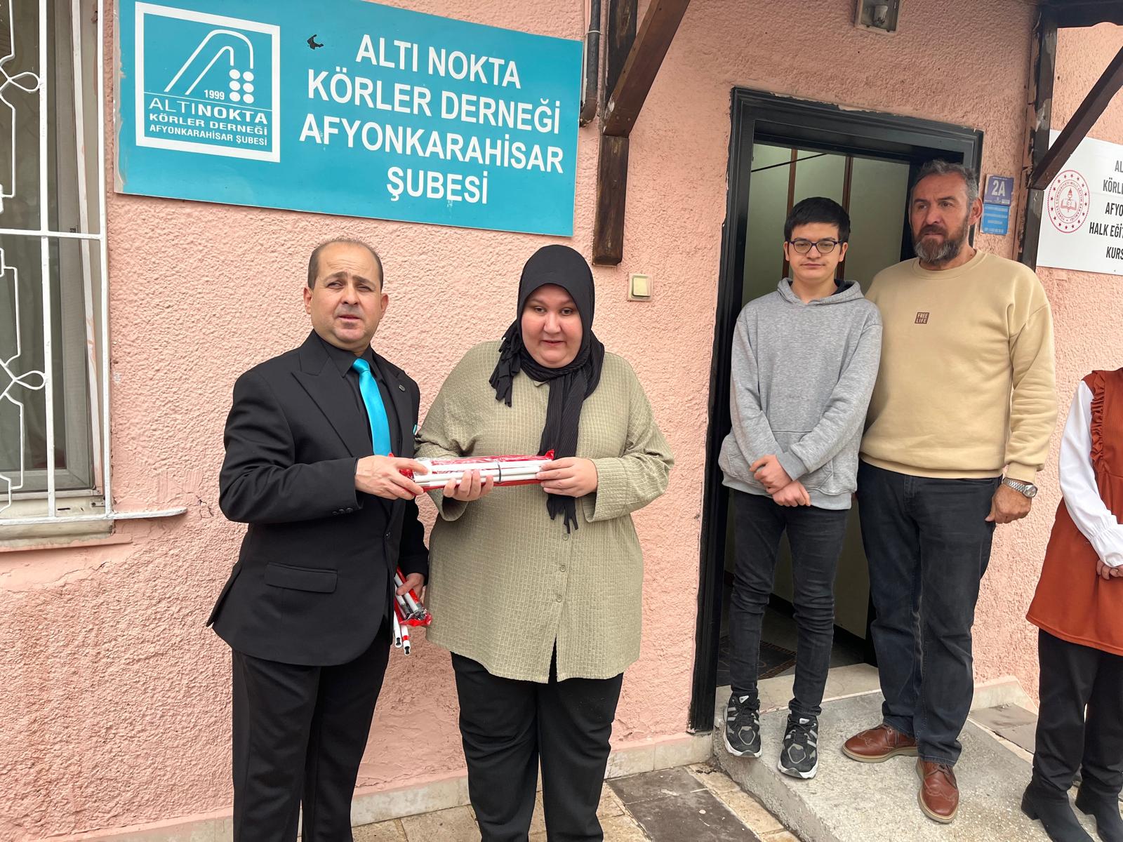 Beyaz Baston Sadece Bi̇r Hafta Deği̇l, 365 Gün Farkindalik (4)