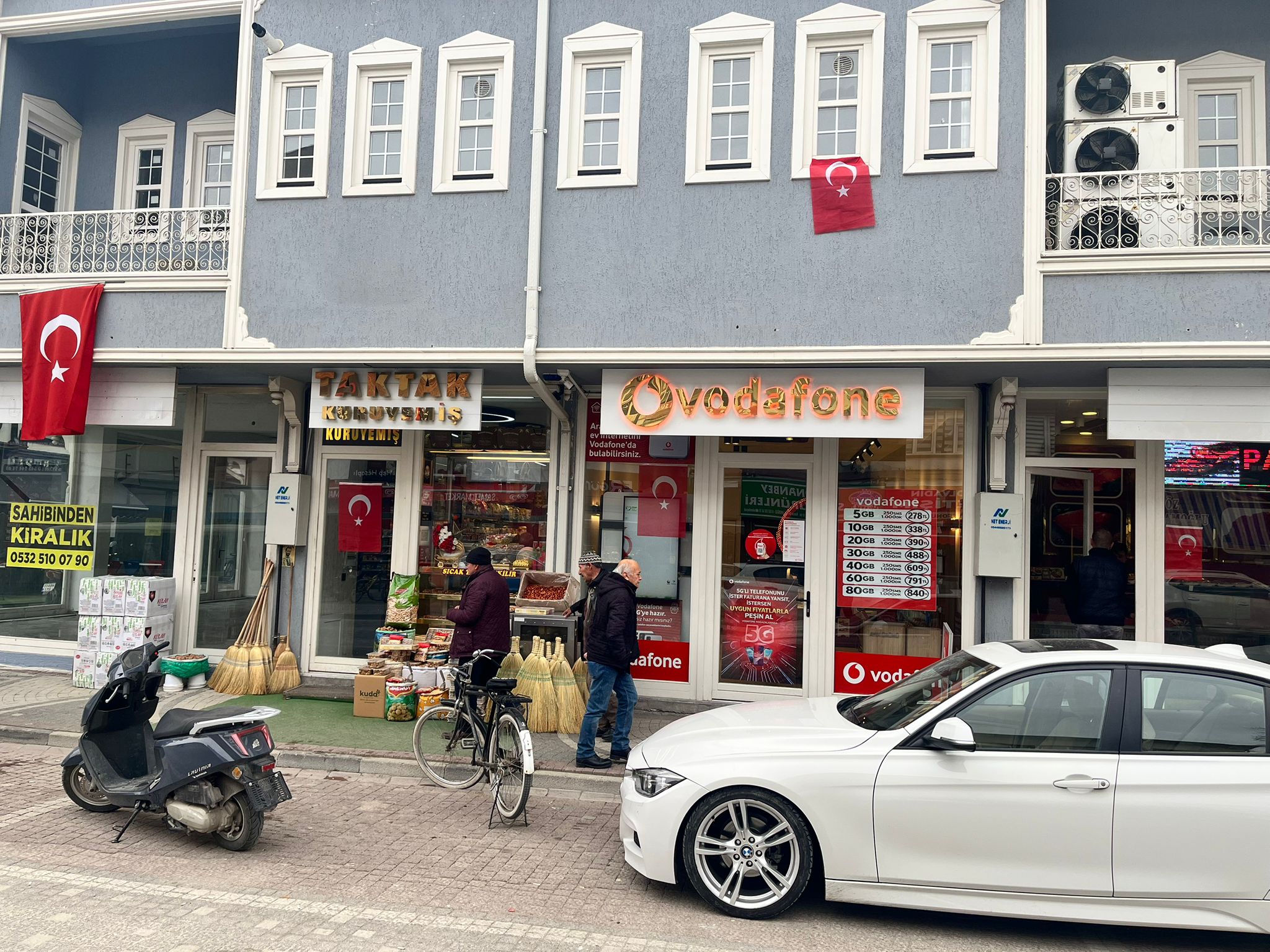 Bolvadi̇n’de Esnaflar Sert Tepi̇ Gösterdi̇