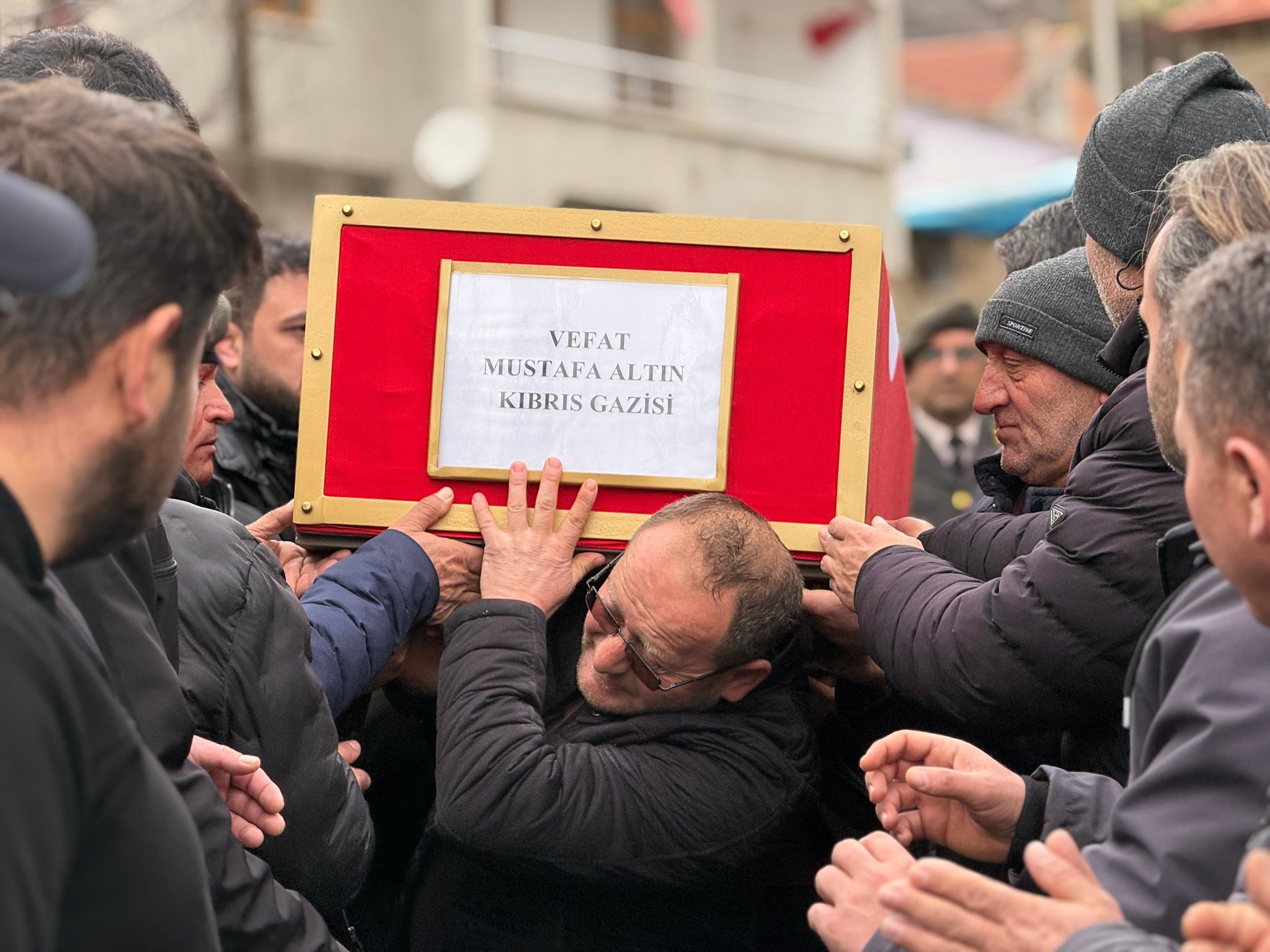 Kibris Gazi̇si̇ Şuhut’ta Son Yolculuğuna Uğurlandi 2