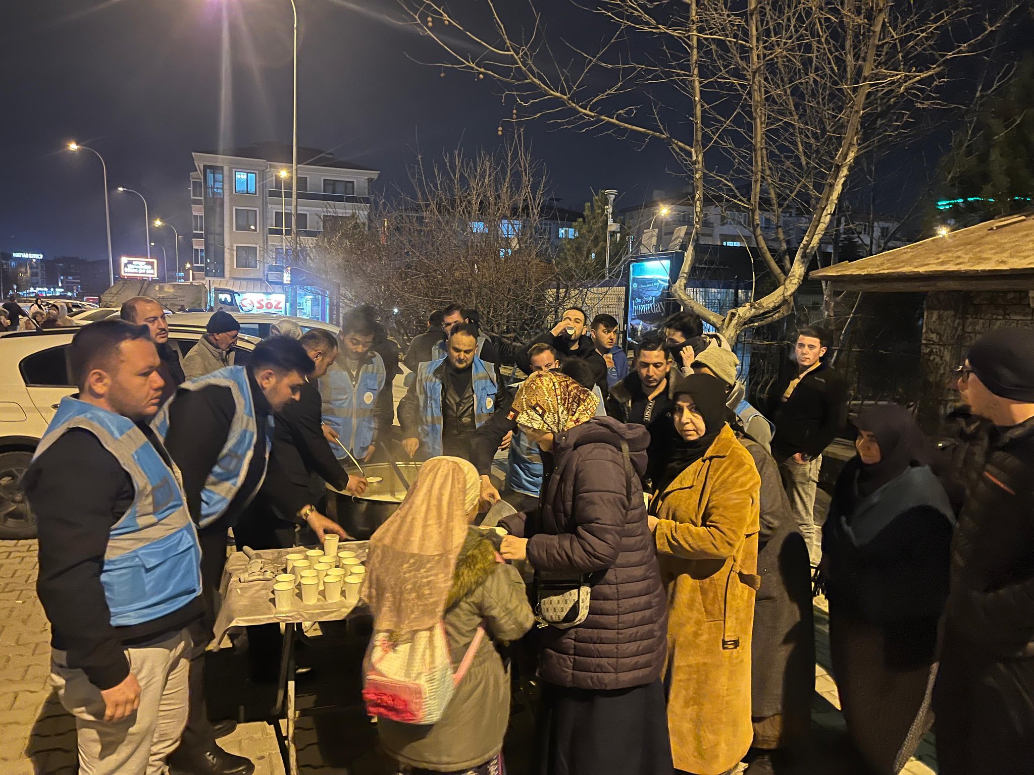 Mi̇raç Kandi̇li̇’nde Ak Gençli̇k Sahada Hangi̇ Mesajlari Verdi̇ (5)