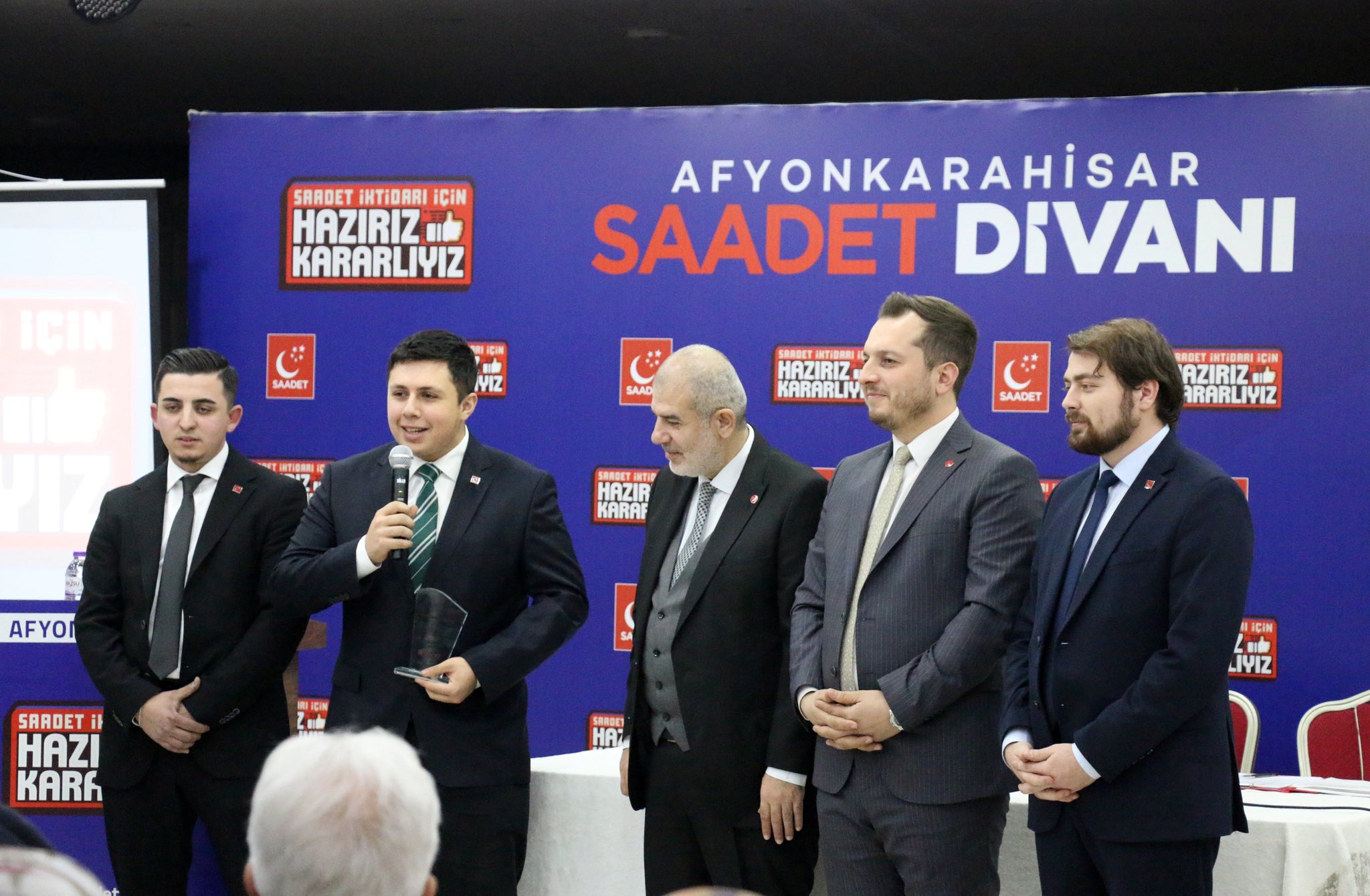 Saadet Parti̇si̇ Afyonkarahi̇sar Gençli̇k Kollari’nda Görev Deği̇şi̇mi̇ (1)