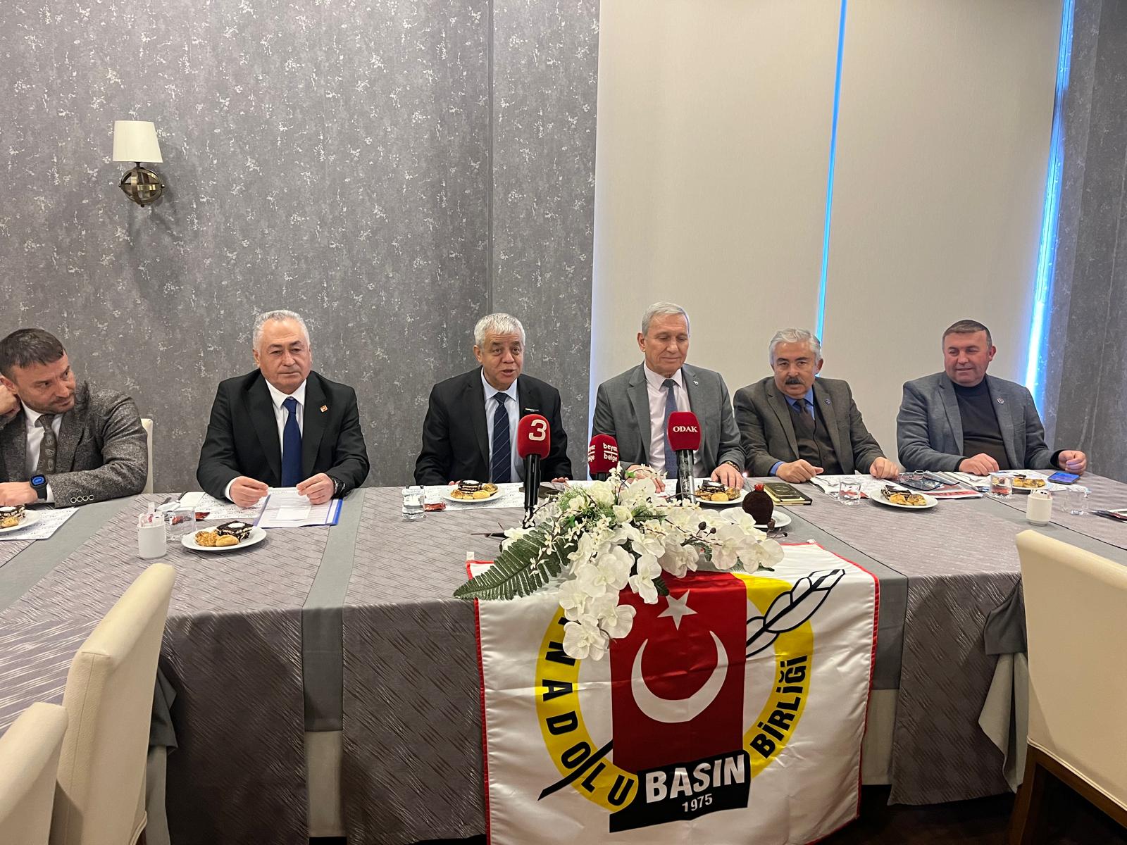 Si̇yasi̇ İl Başkanlari Afyonkarahi̇sar İçi̇n Beşi̇nci̇ Kez Ayni Masada (8)